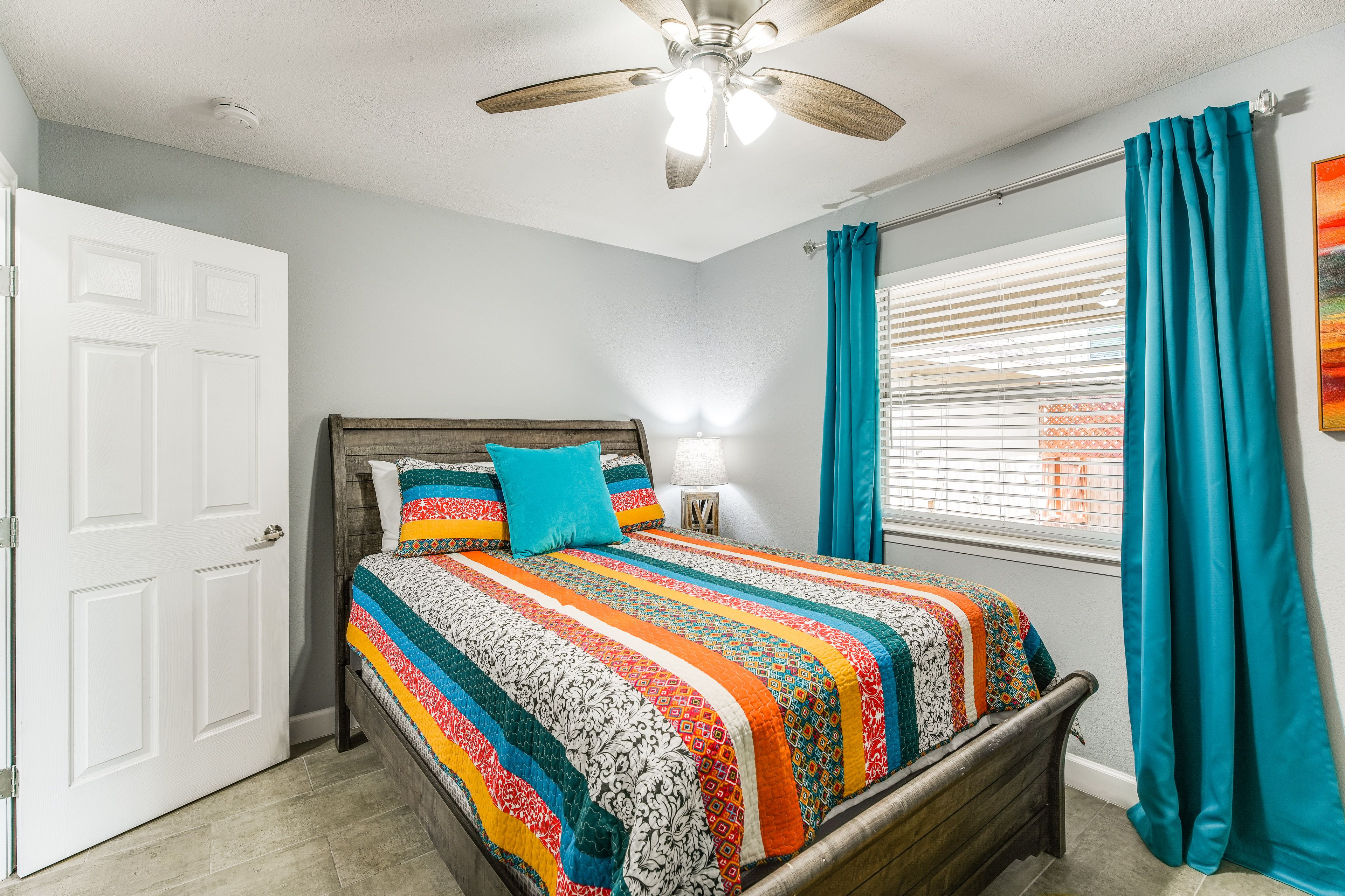 Bedroom 2 | Queen Bed