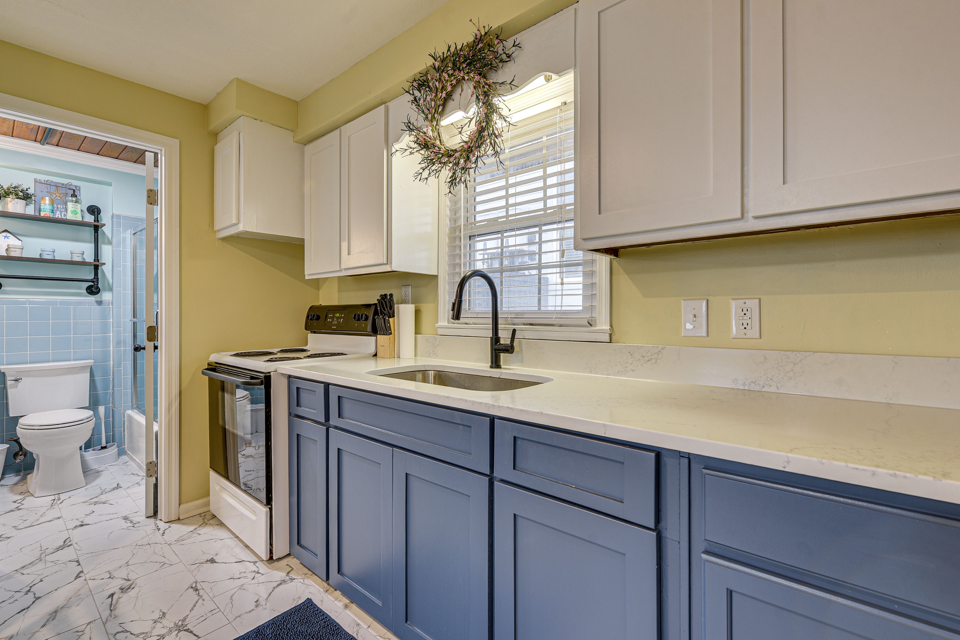 Kitchen | Blender | Coffee Maker | Trash Bags & Paper Towels