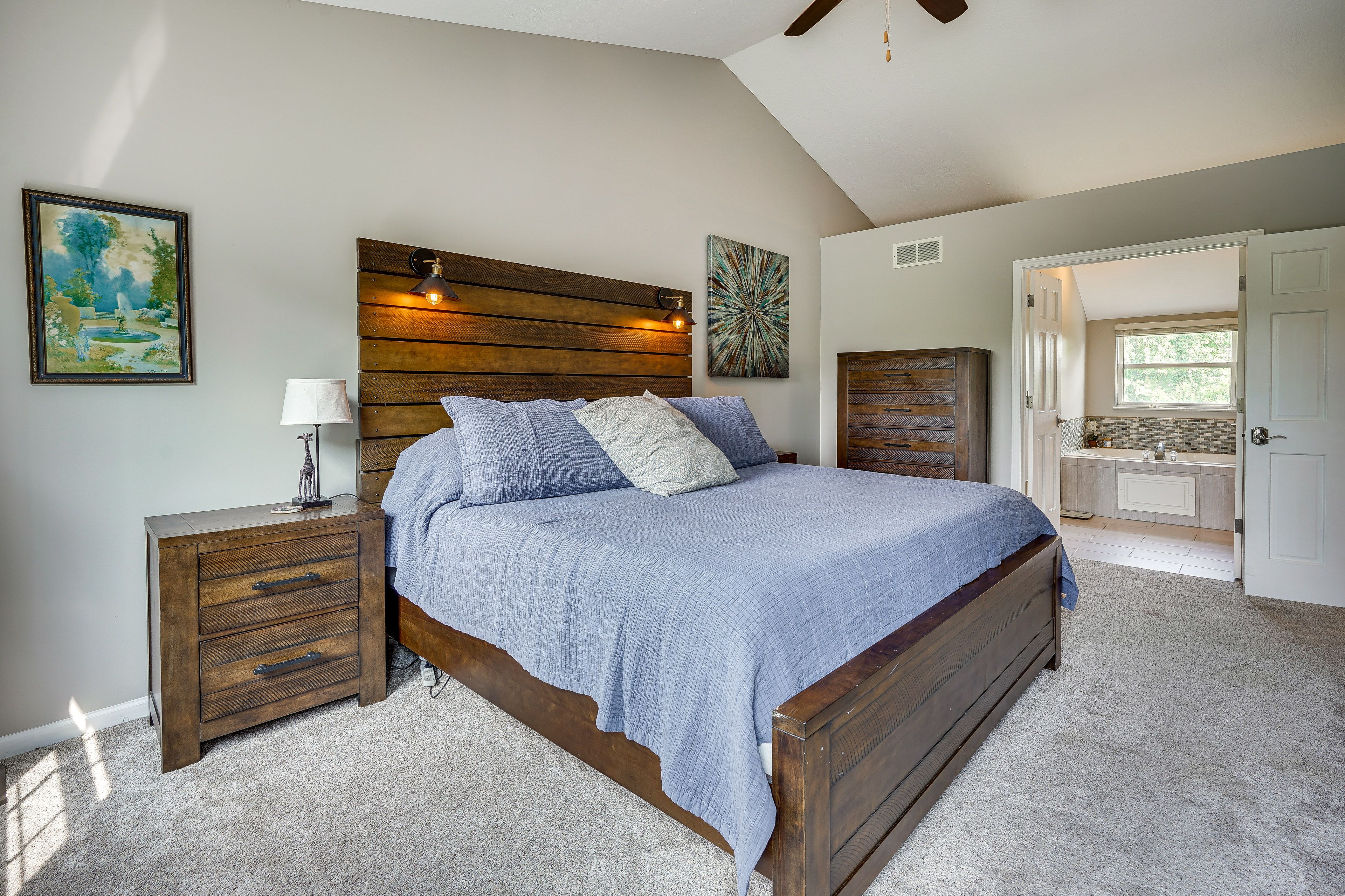 Bedroom Suite | King Bed | Linens Provided