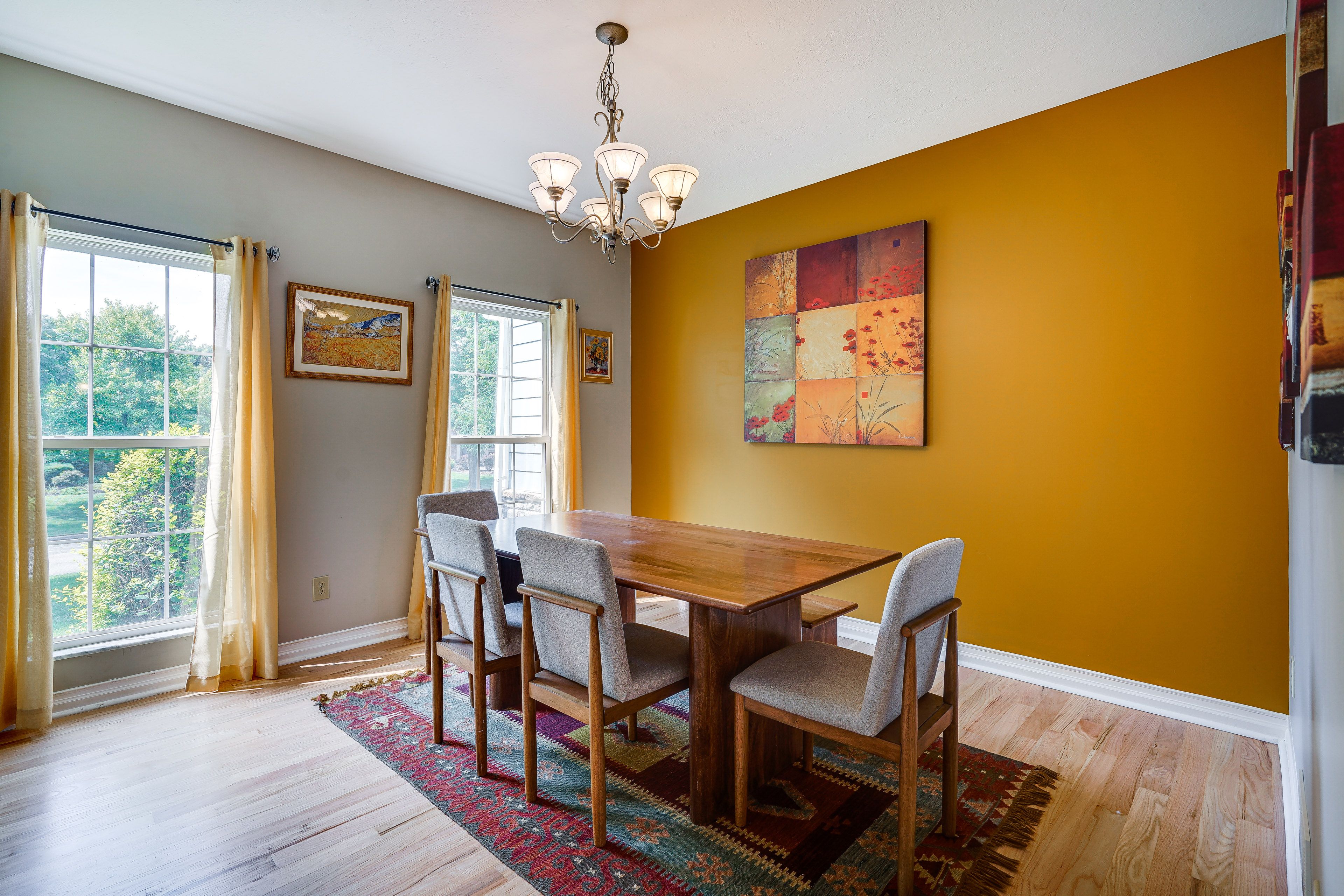 Dining Room | Dishware & Flatware Provided