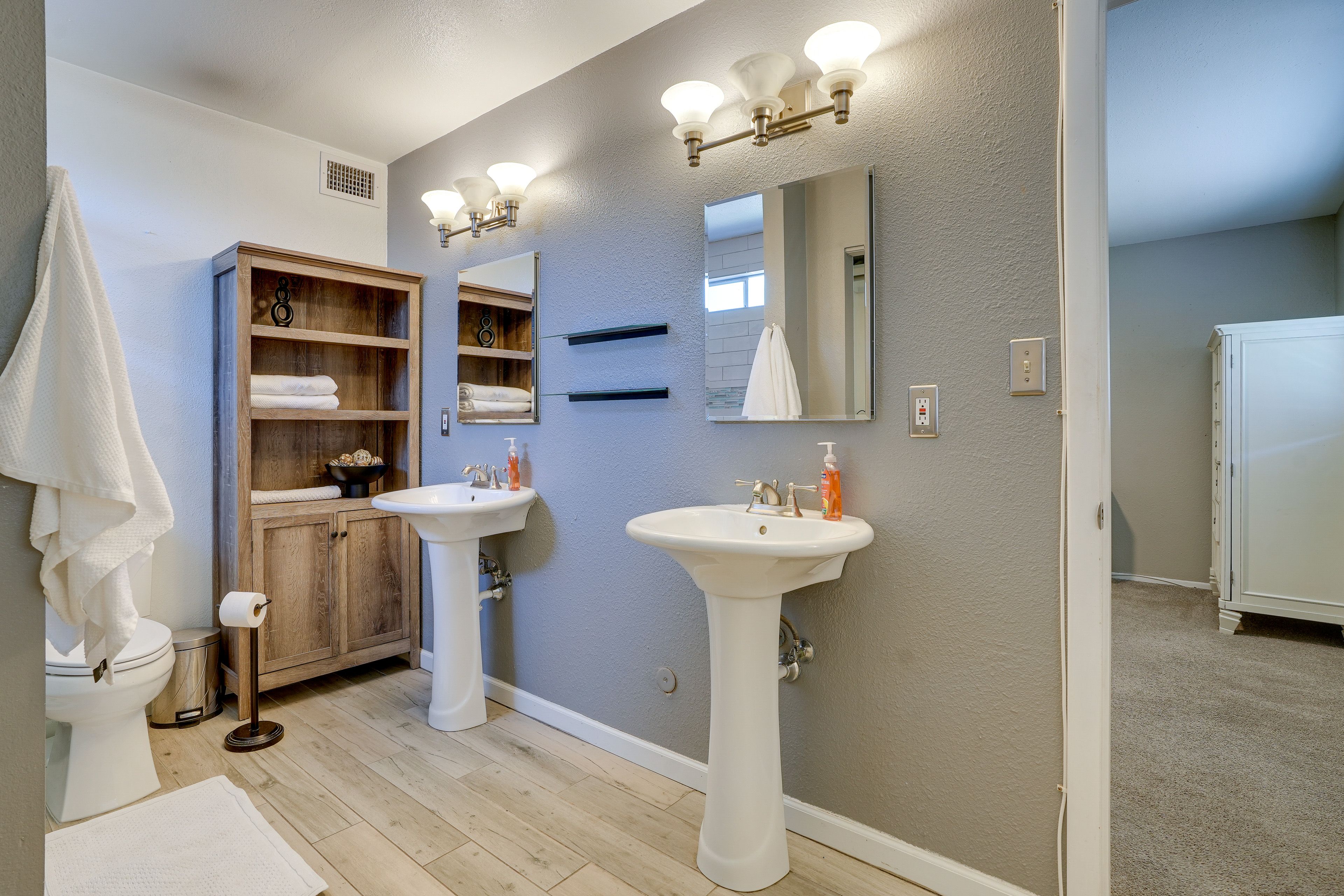 En-Suite Bathroom | Walk-In Shower | Complimentary Toiletries