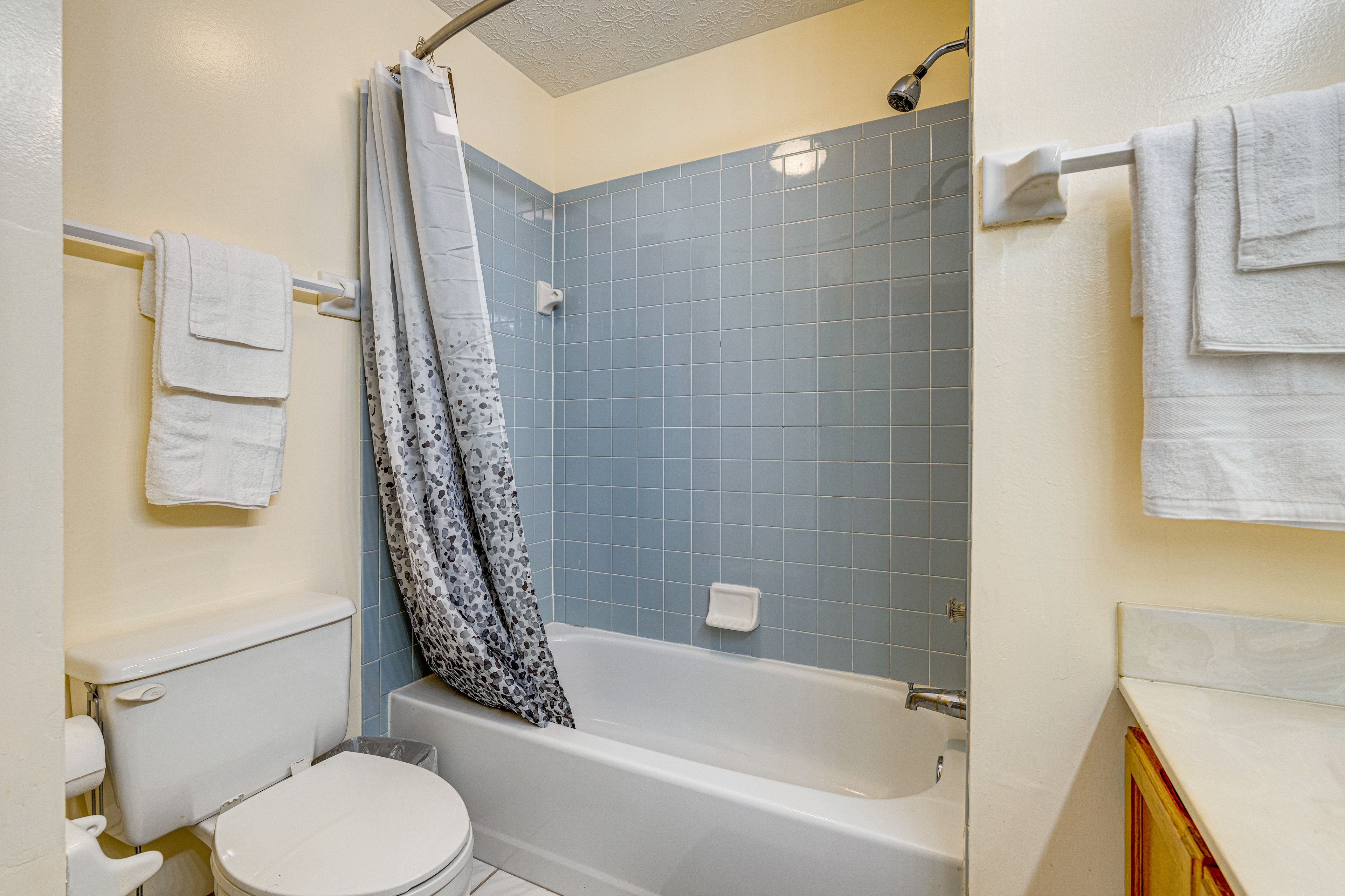 Full Bathroom | 2nd Floor