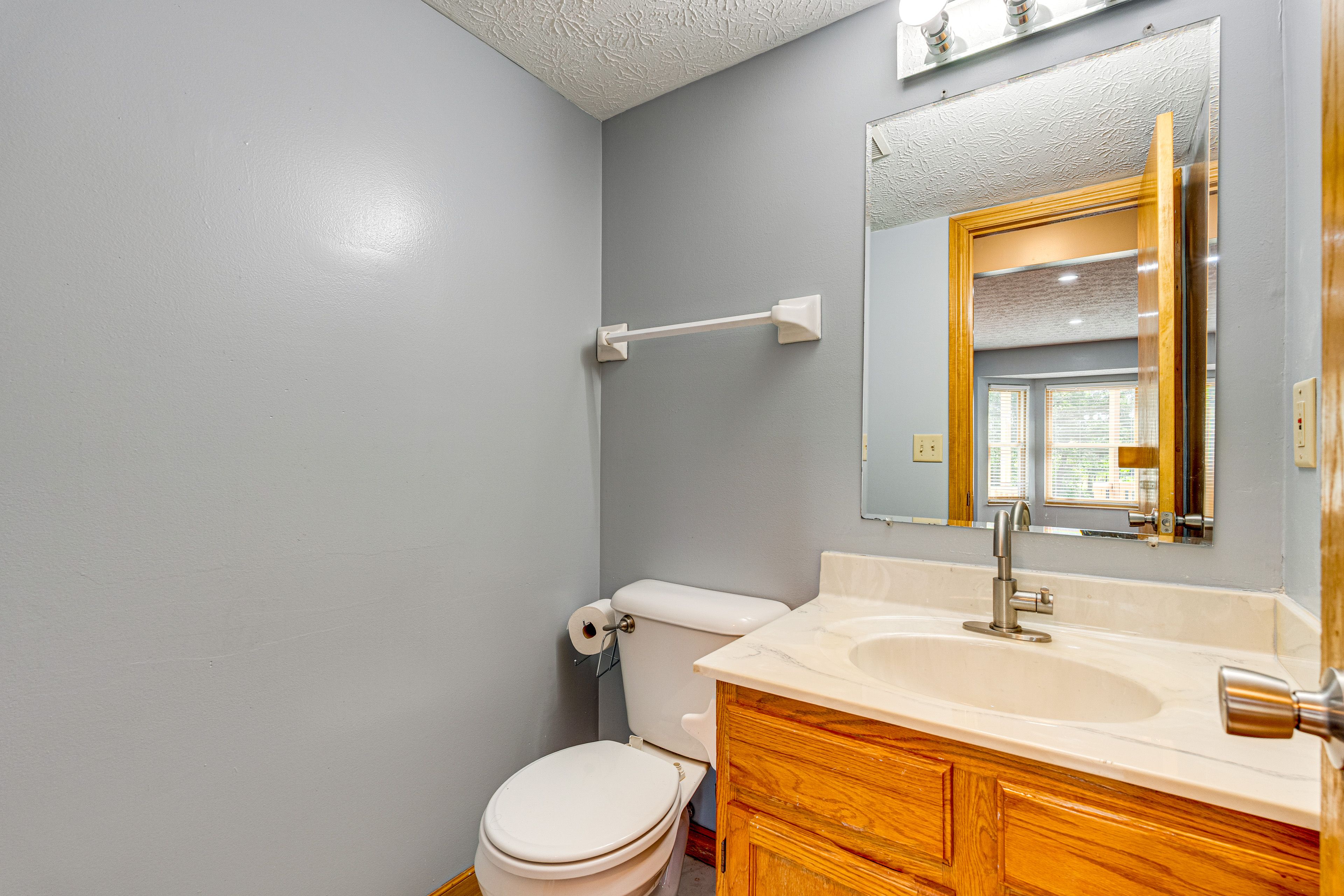 Half Bathroom | 1st Floor