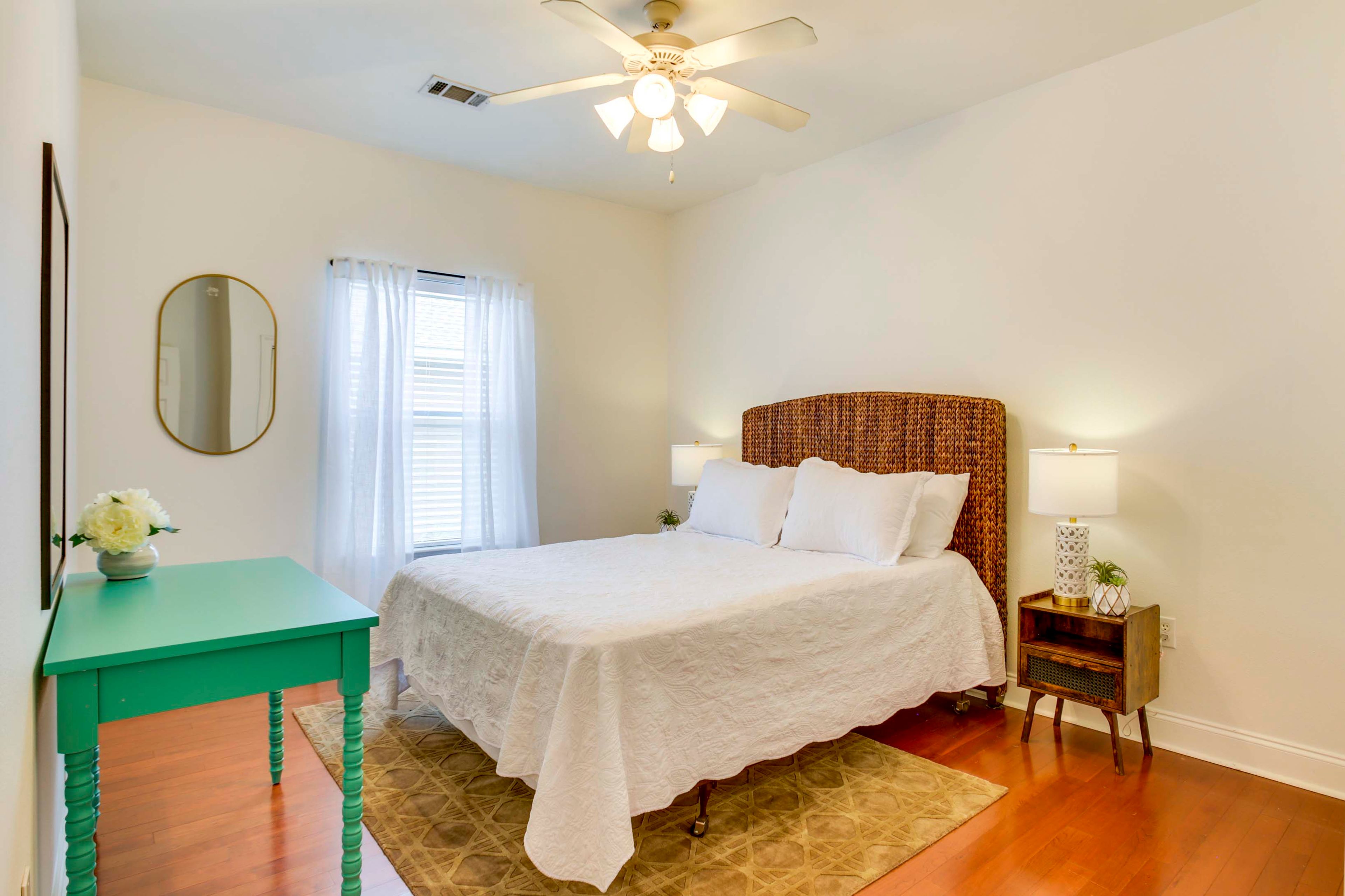 Bedroom 3 | Queen Bed