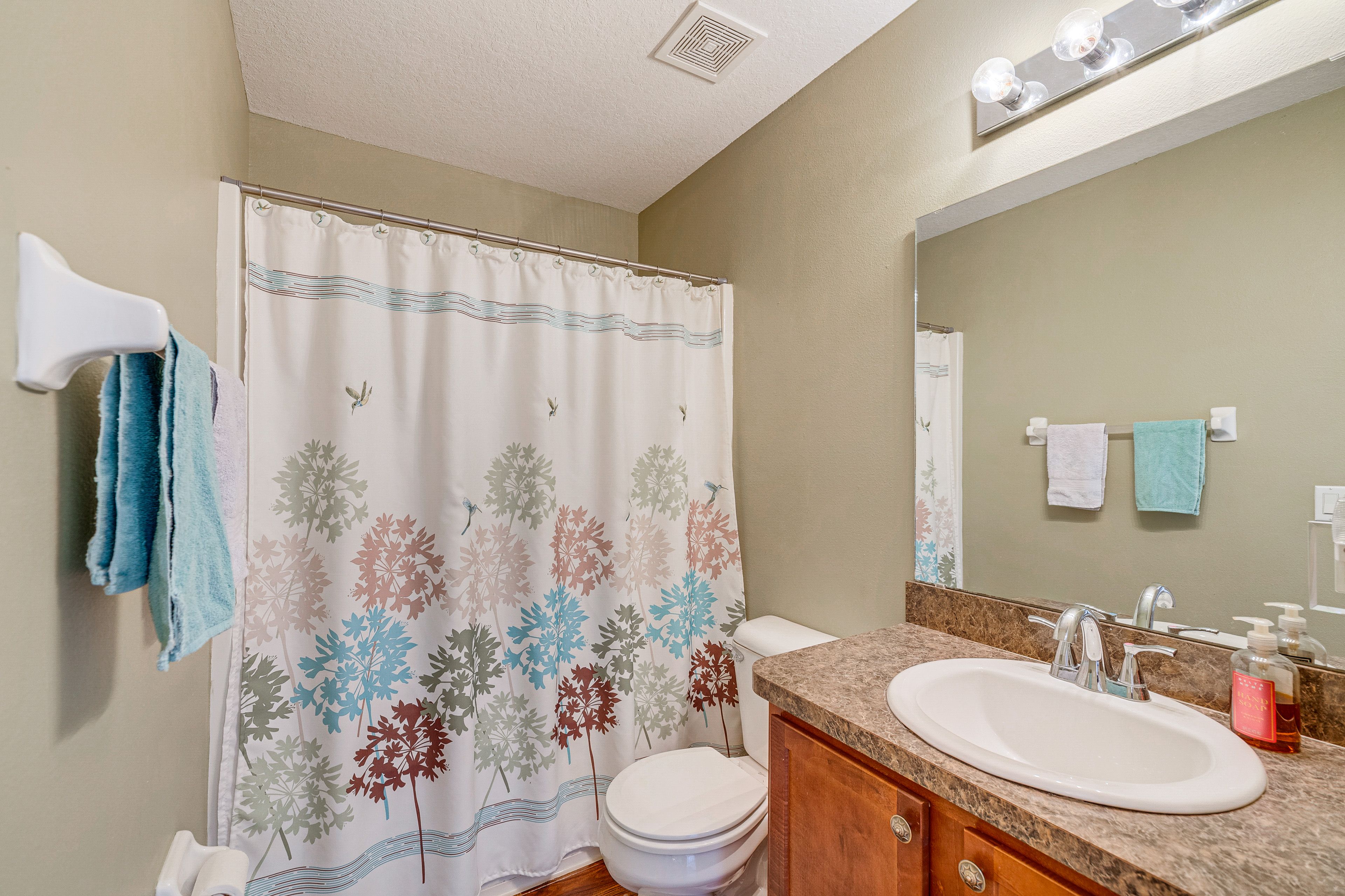 Full Bath | Complimentary Toiletries | Towels Provided