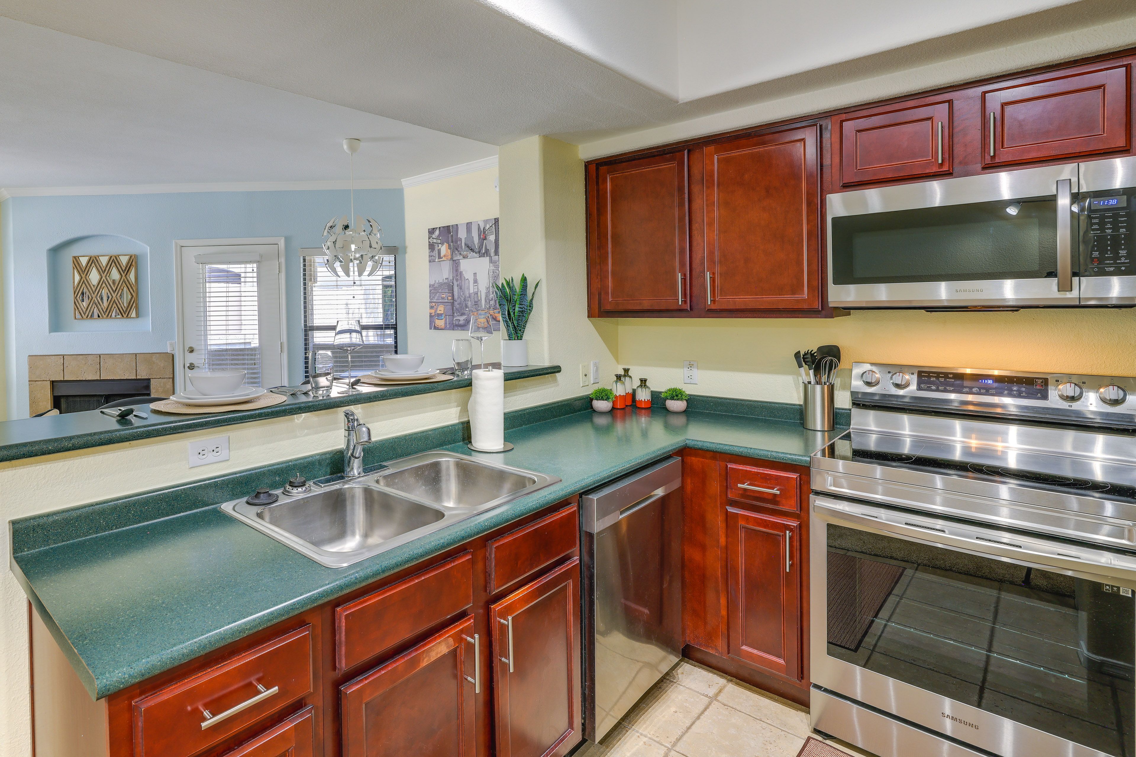 Kitchen | Cooking Basics | Dishware & Flatware | Trash Bags | Paper Towels