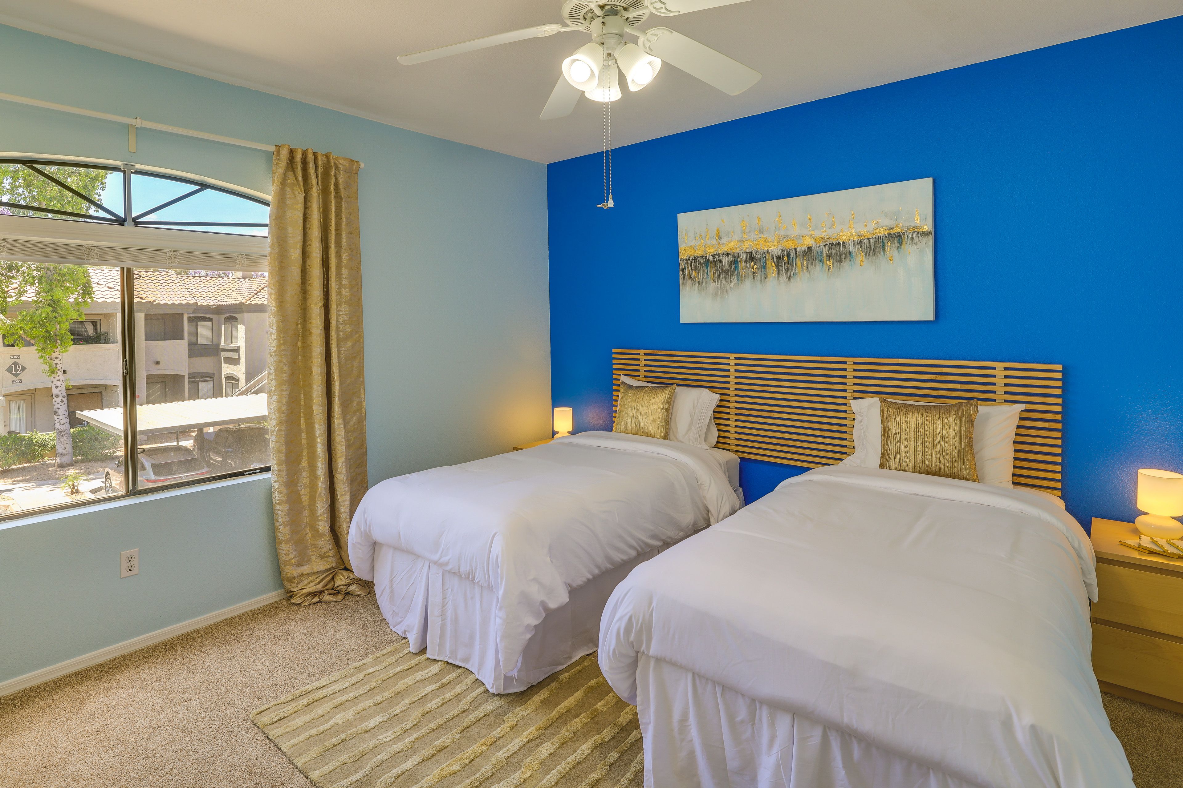 Bedroom 2 (Suite) | 2 Twin Beds