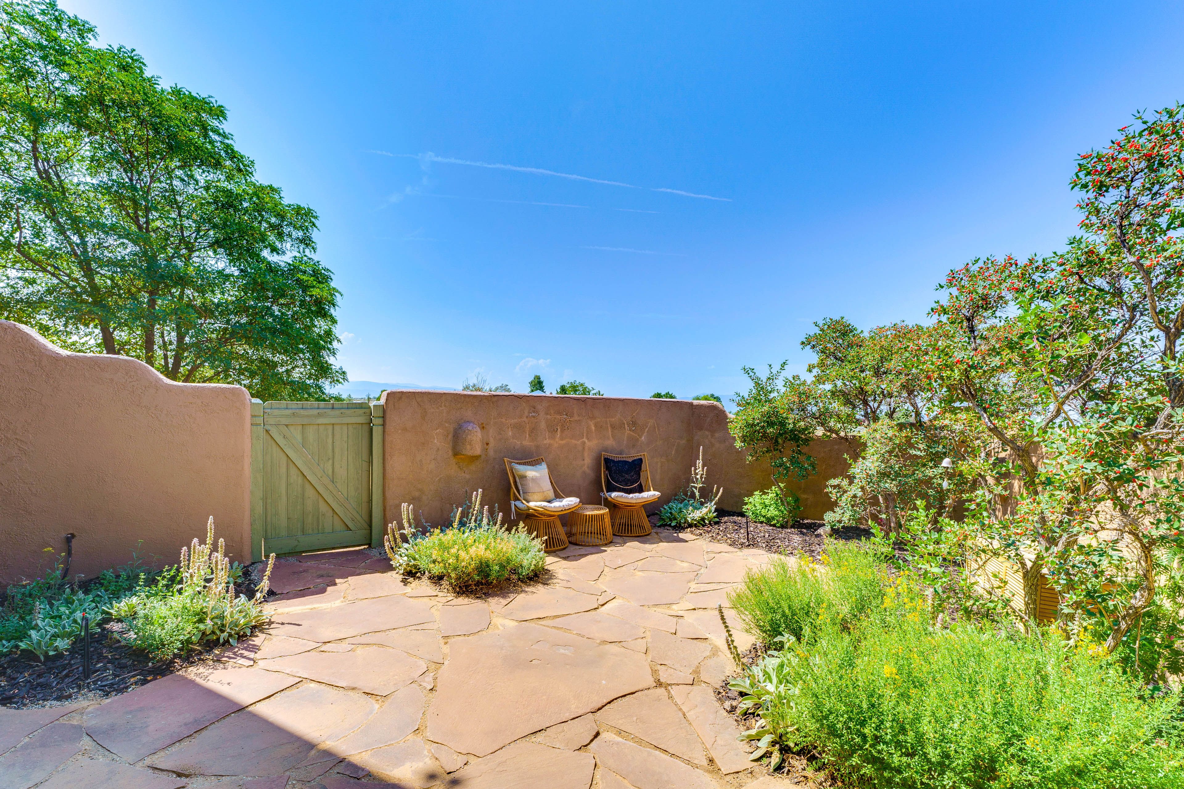 Secondary Small Courtyard | Outdoor Seating & Dining