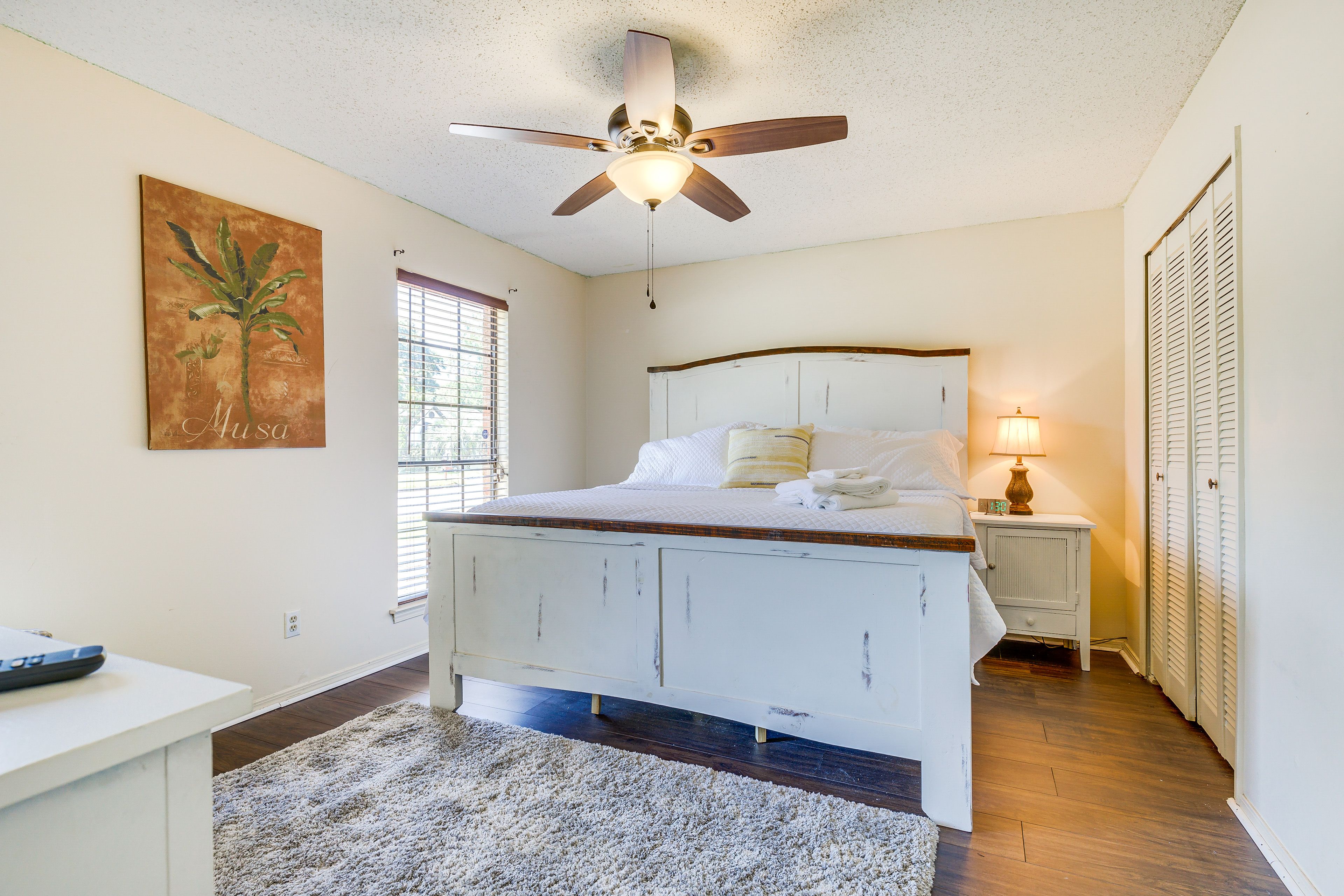 Bedroom 1 | King Bed | Linens Provided