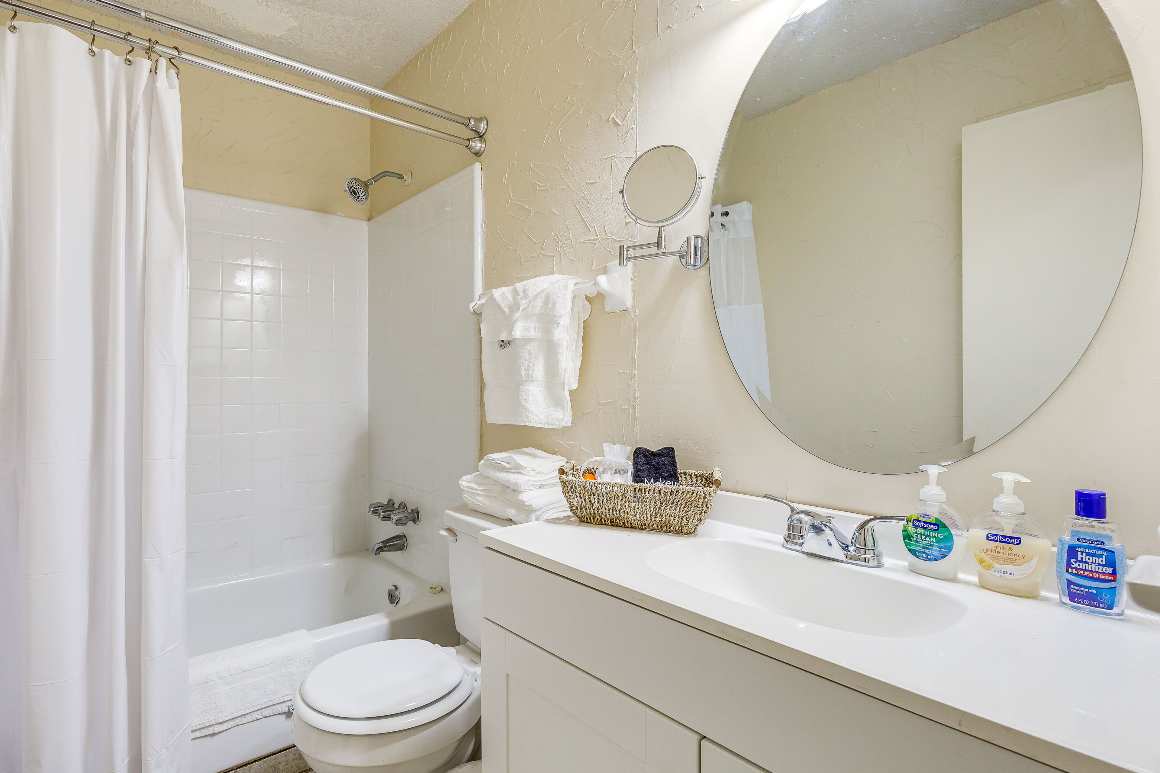 Bathroom | Complimentary Toiletries | Towels | Hair Dryer