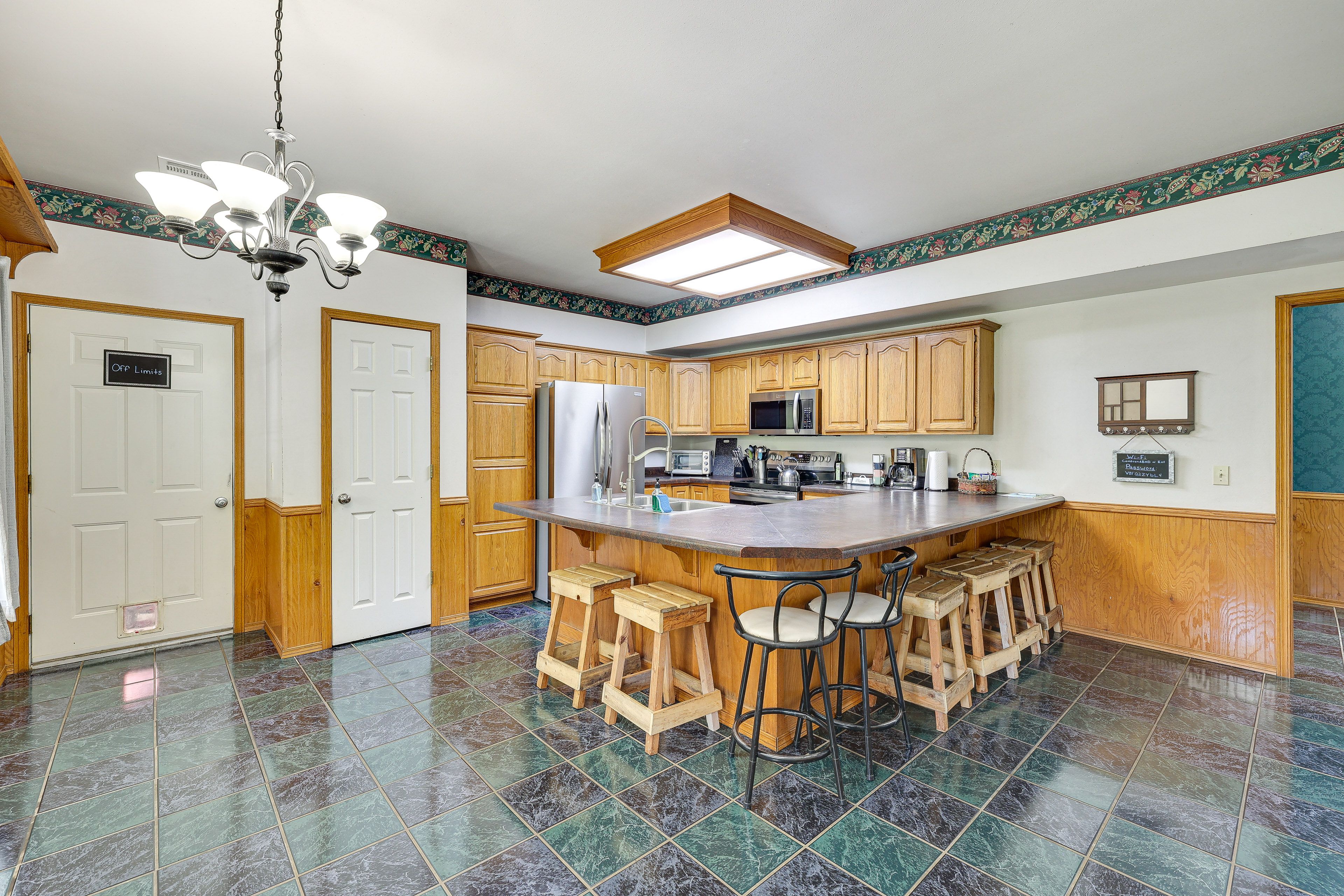 Kitchen | Drip Coffee Maker | Blender | Toaster Oven | Hot Water Pot