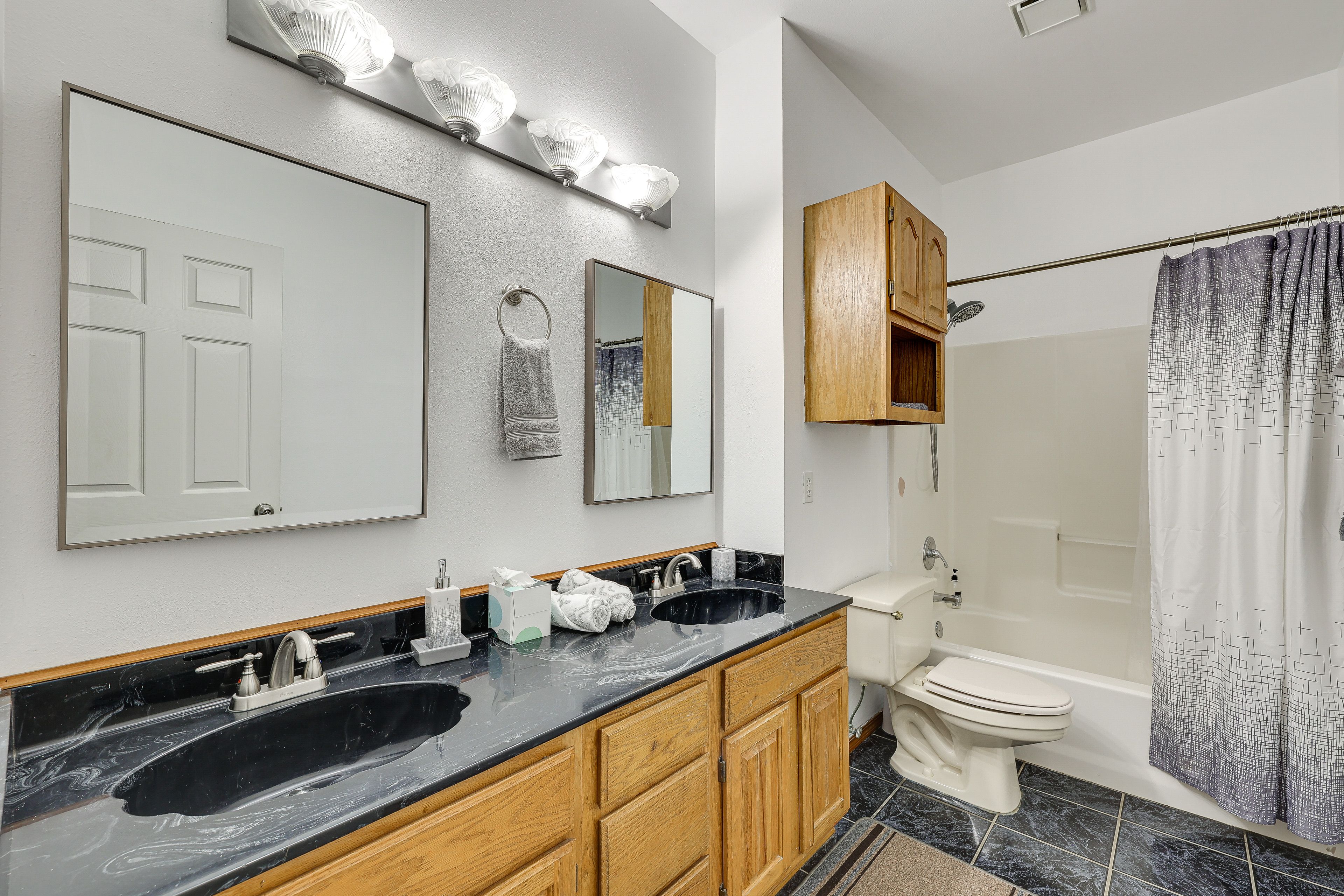 Full Bathroom
