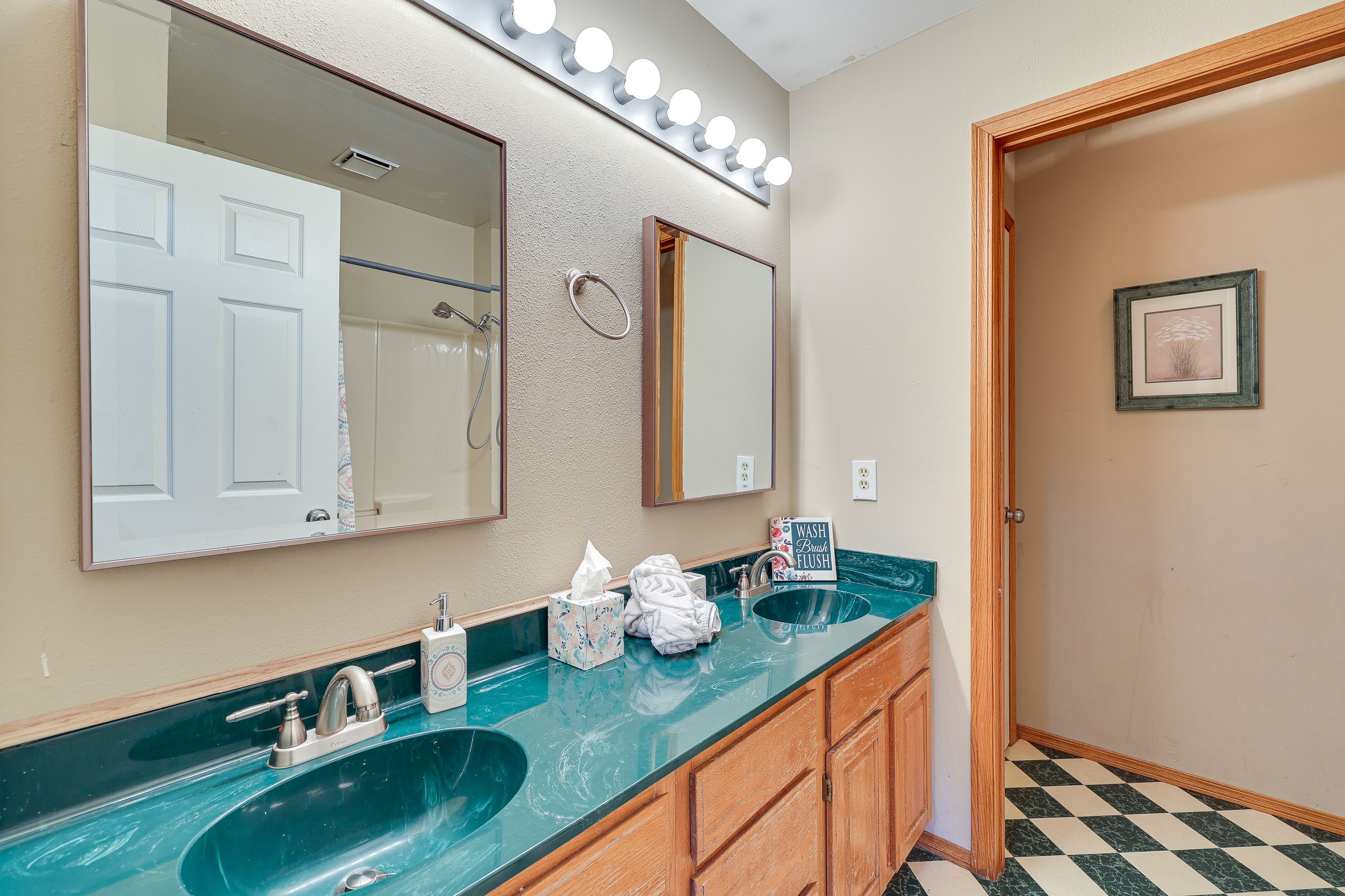 Full Bathroom