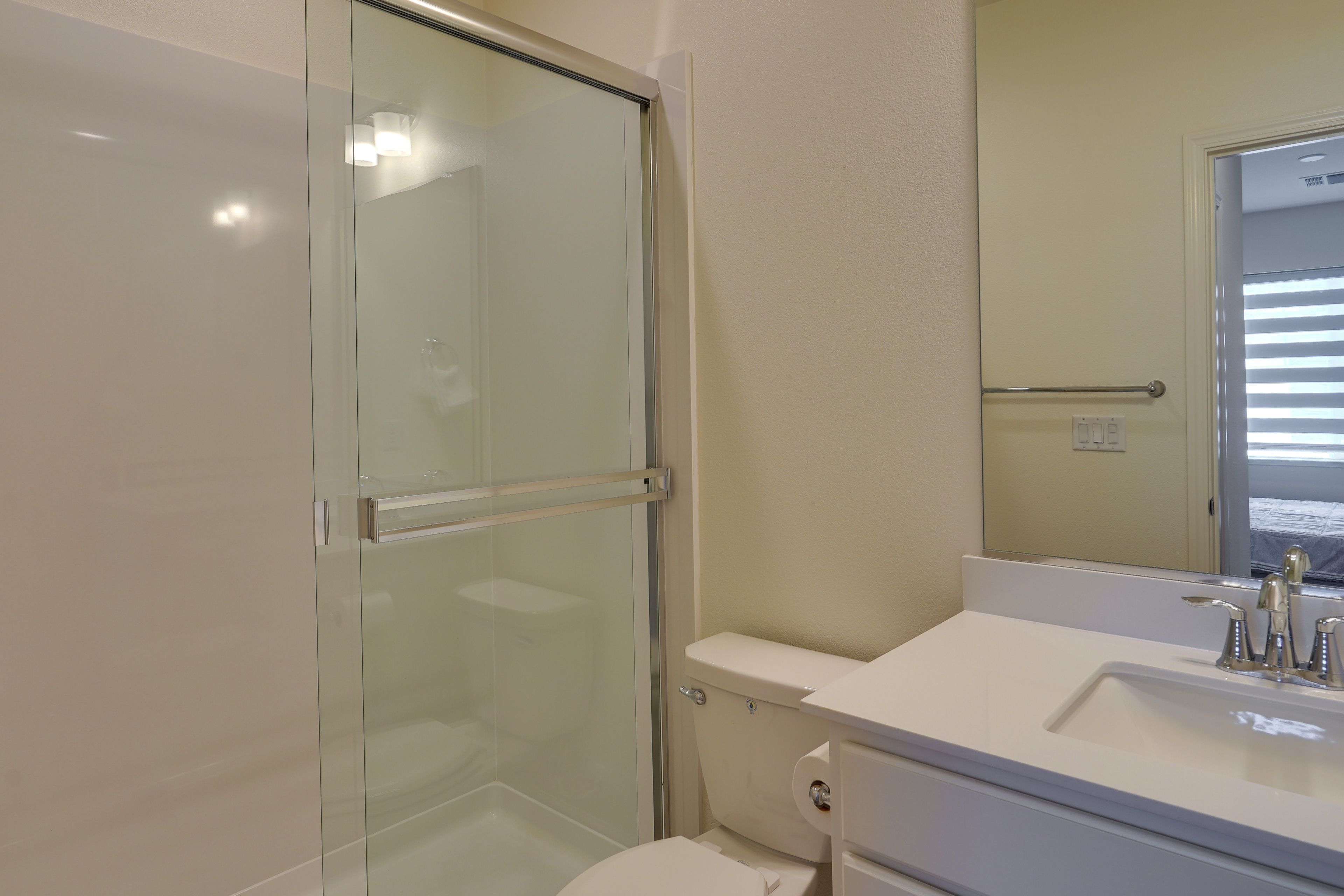 En-Suite Bathroom | Main Level | Towels Provided