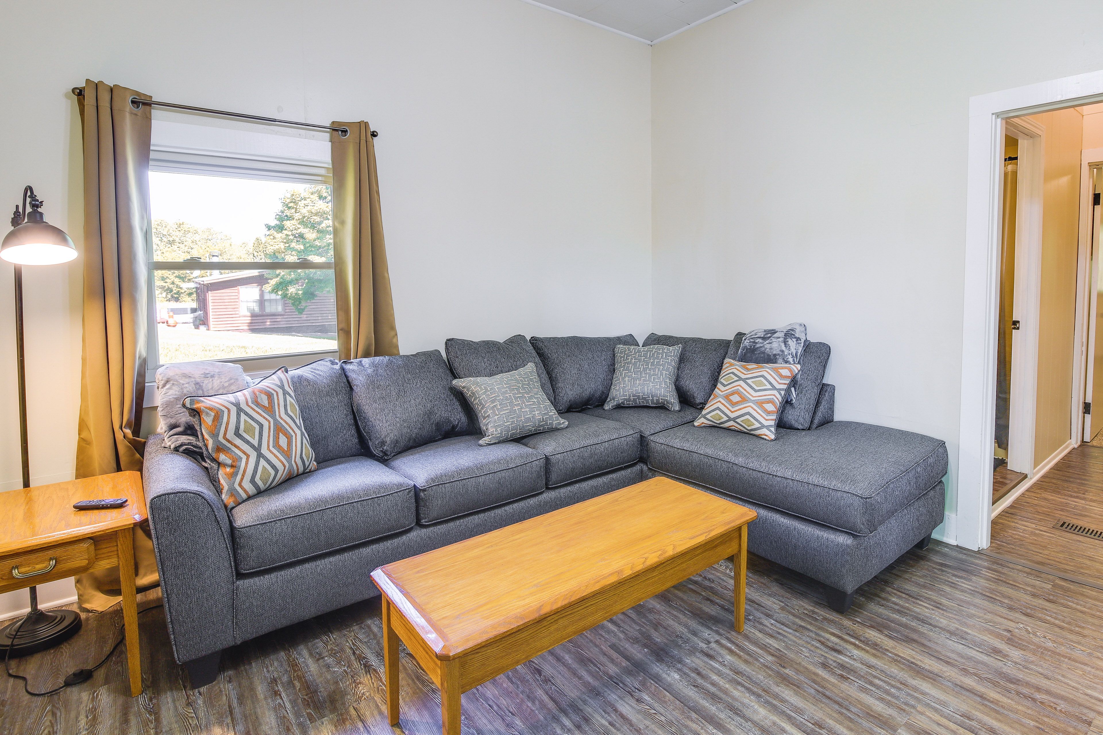 Living Room | 1st Floor | Smart TV