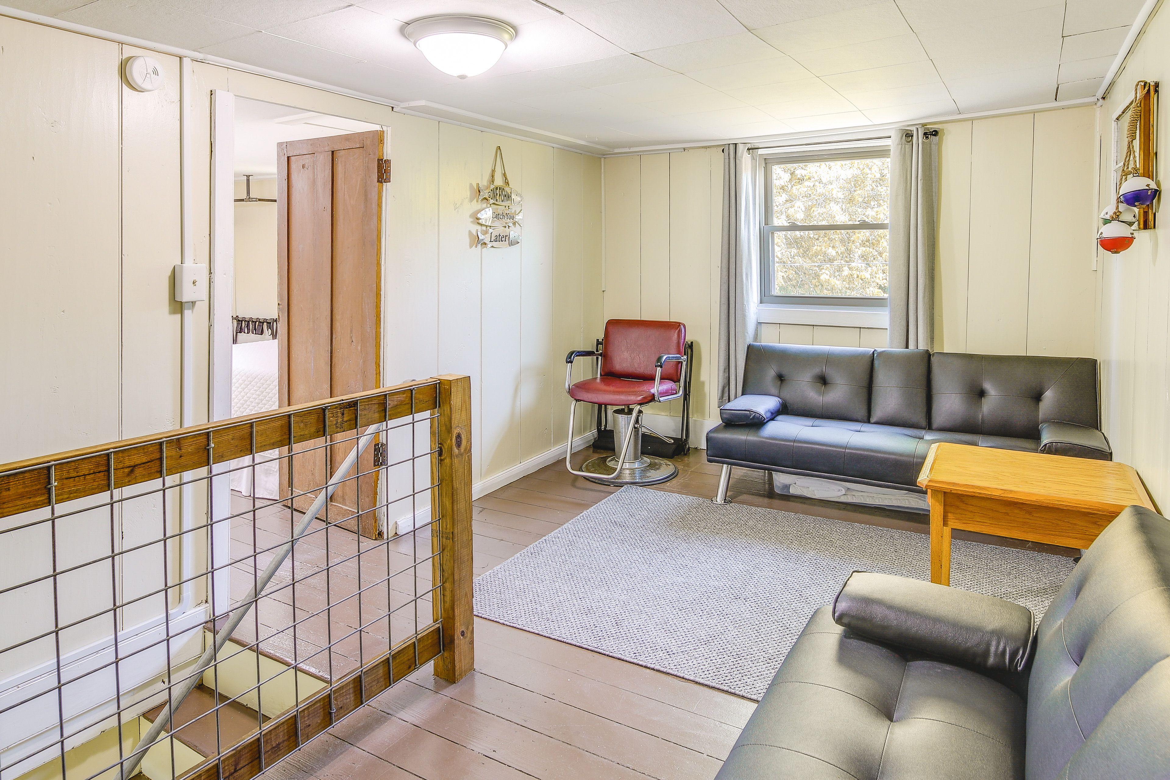 Loft | 2nd Floor | 2 Twin Futons | Smart TV