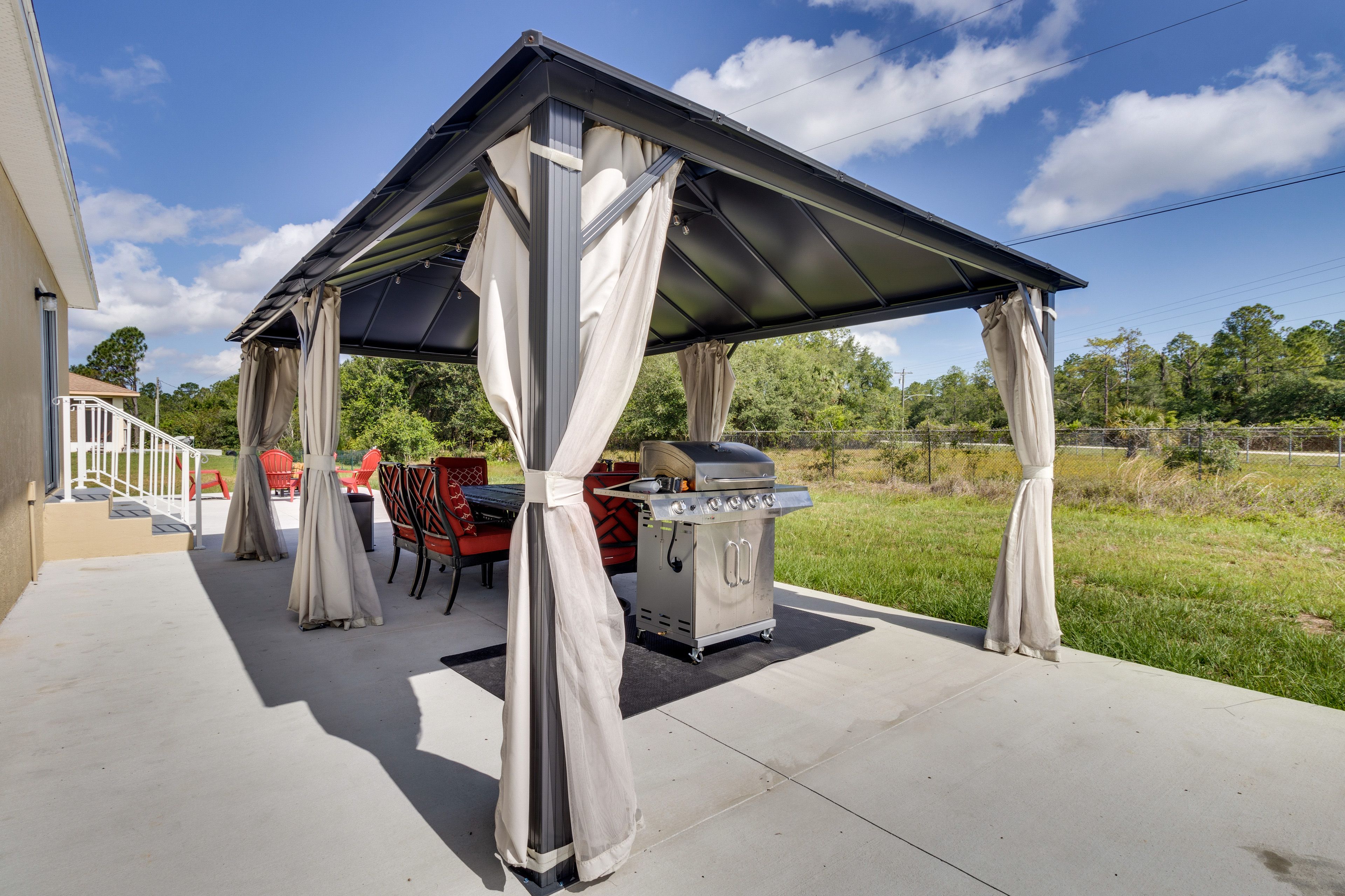 Patio | Gas Grill | Fire Pit (Wood Provided)