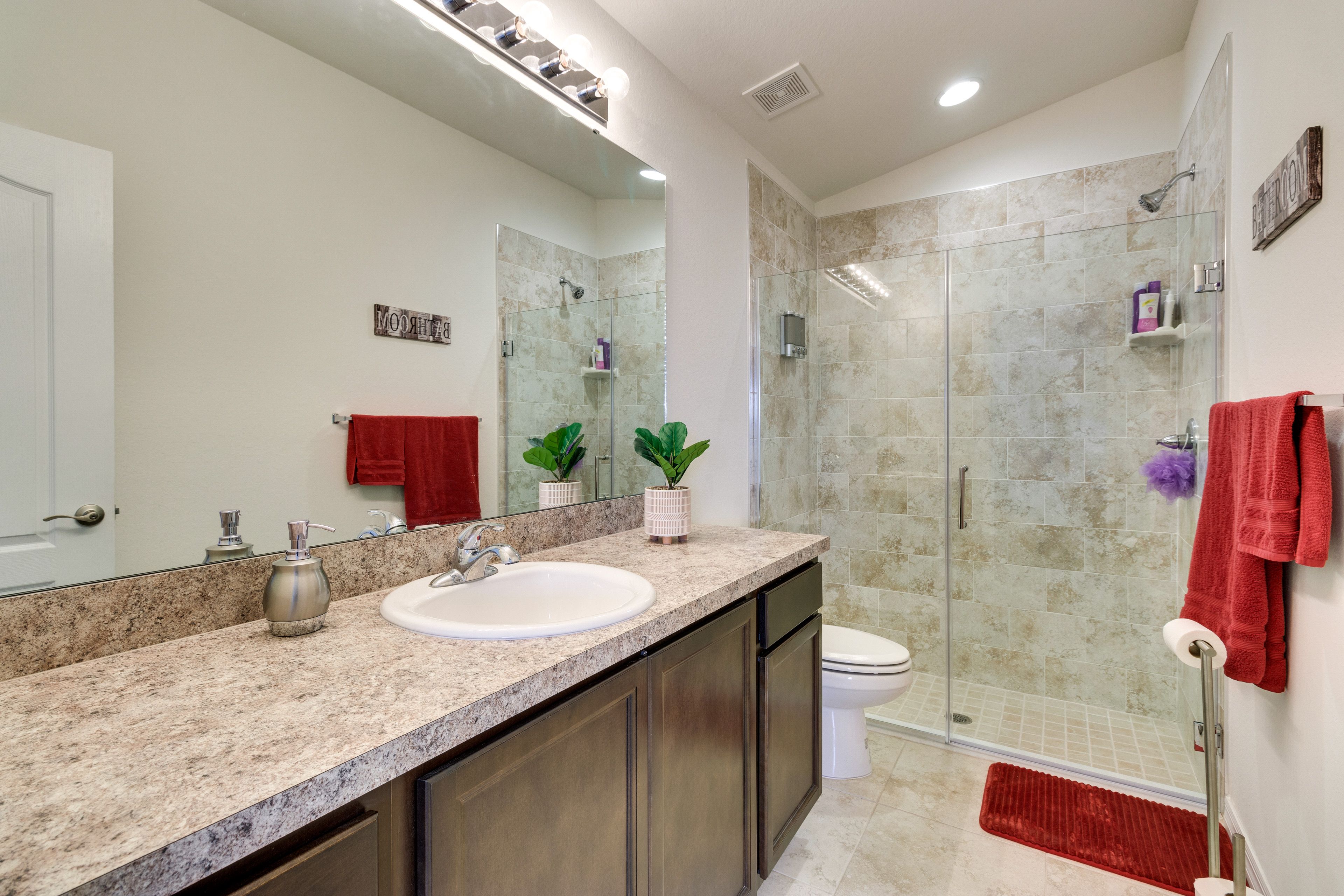 En-Suite Bathroom | Complimentary Toiletries