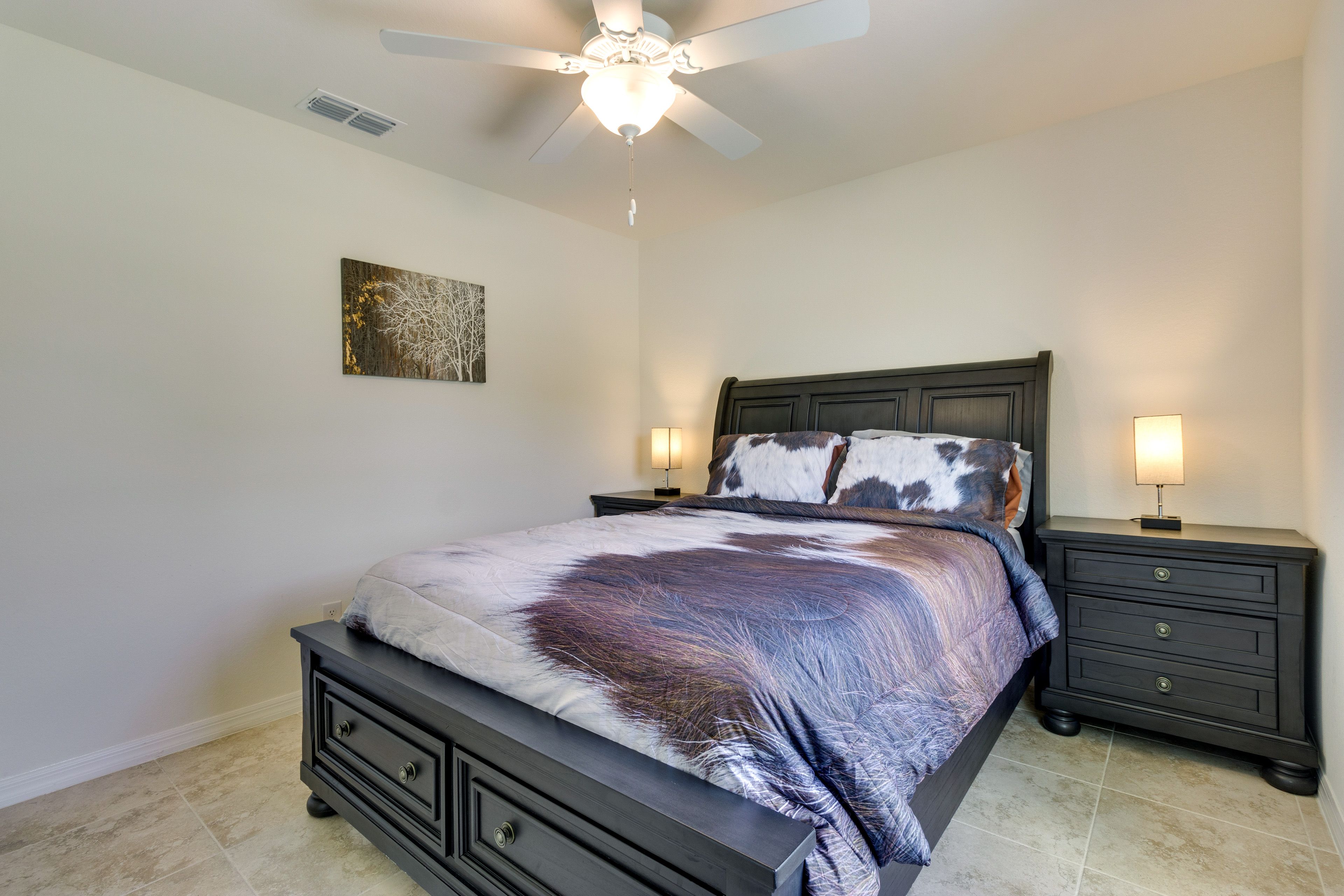 Bedroom 2 | Queen Bed