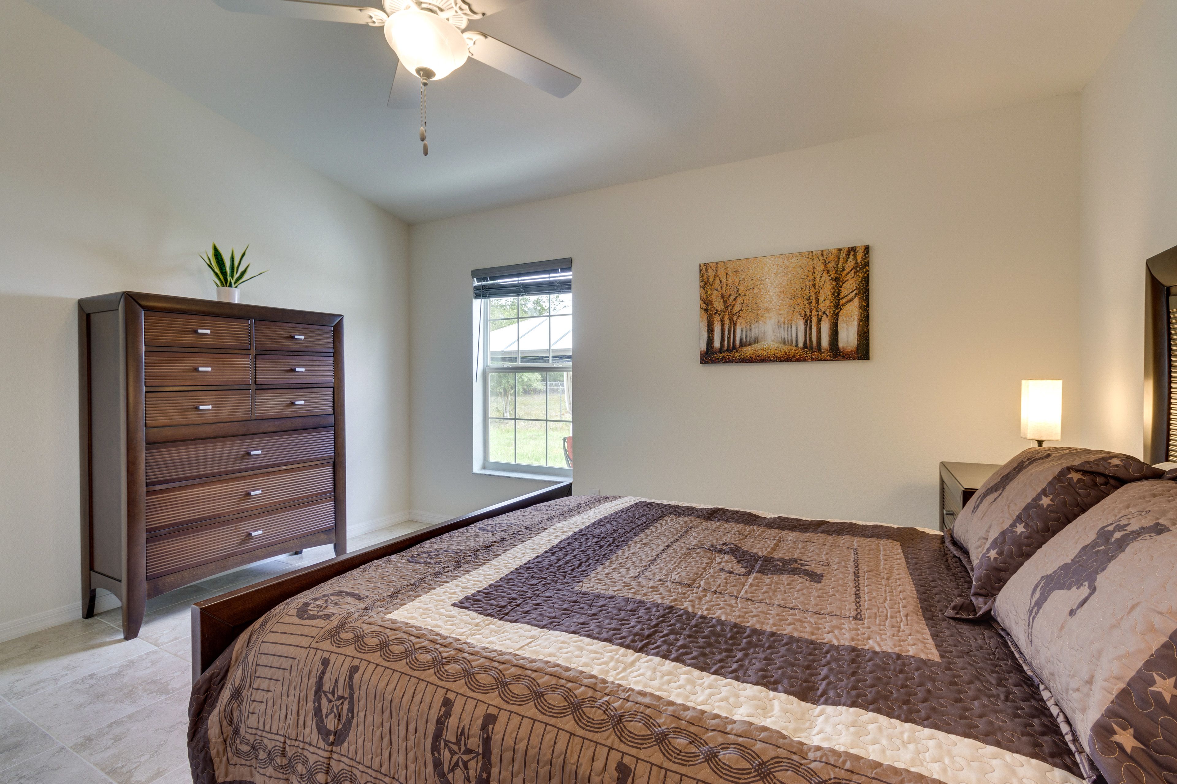 Bedroom 1 | Queen Bed | Pack 'n Play | En-Suite Bathroom