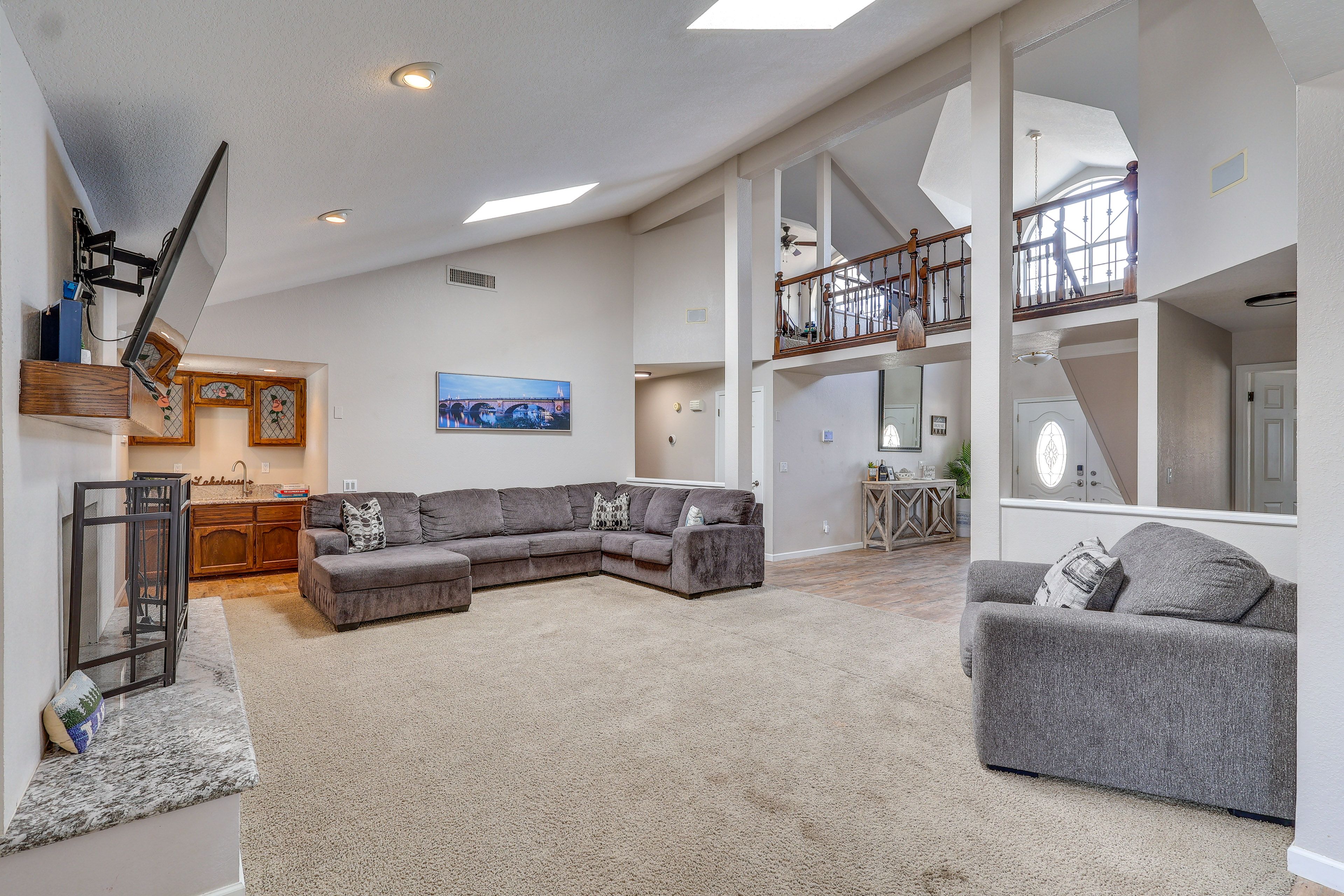 Living Room | Smart TV | Free WiFi