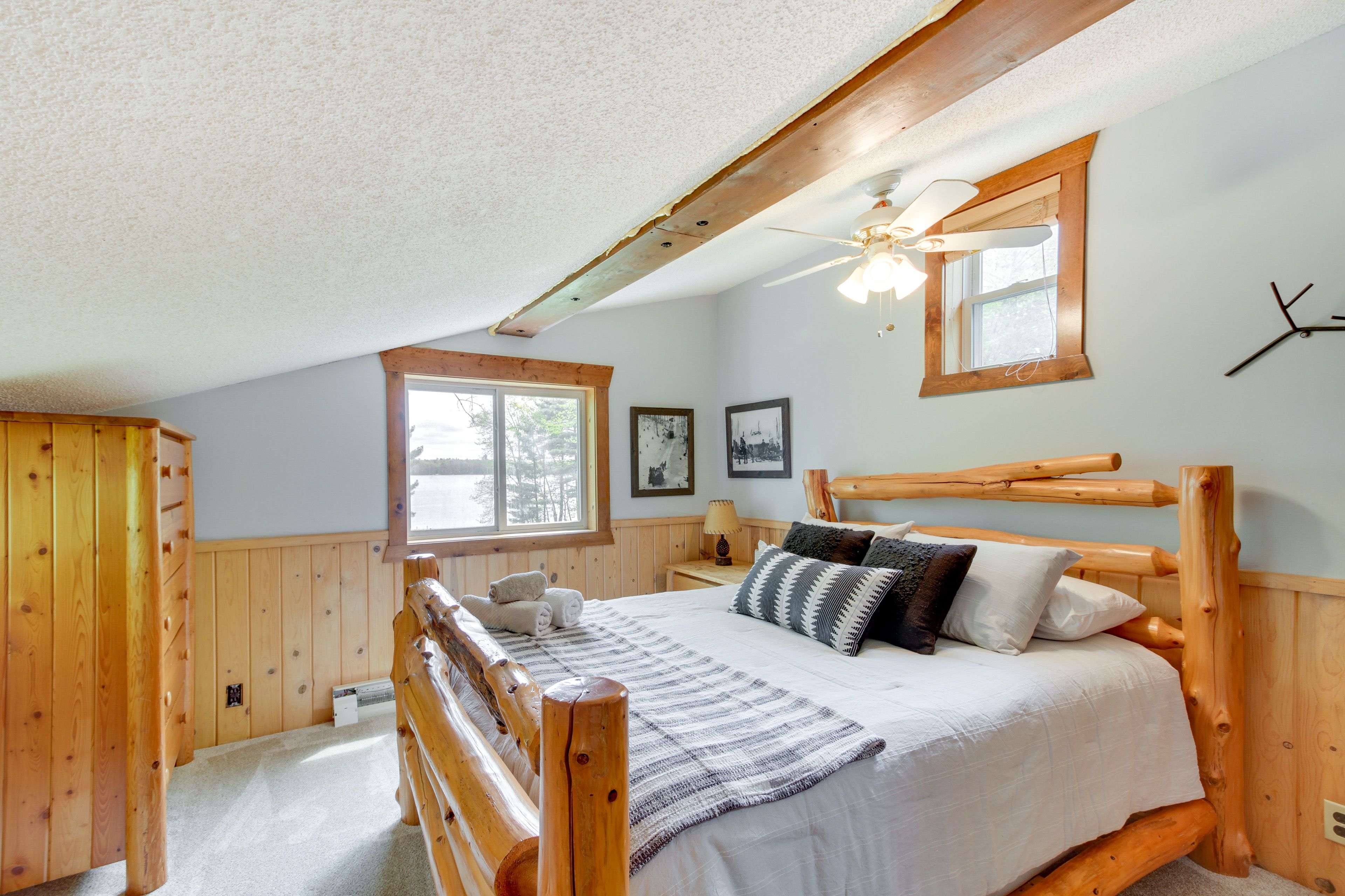 Bedroom 2 | Queen Bed
