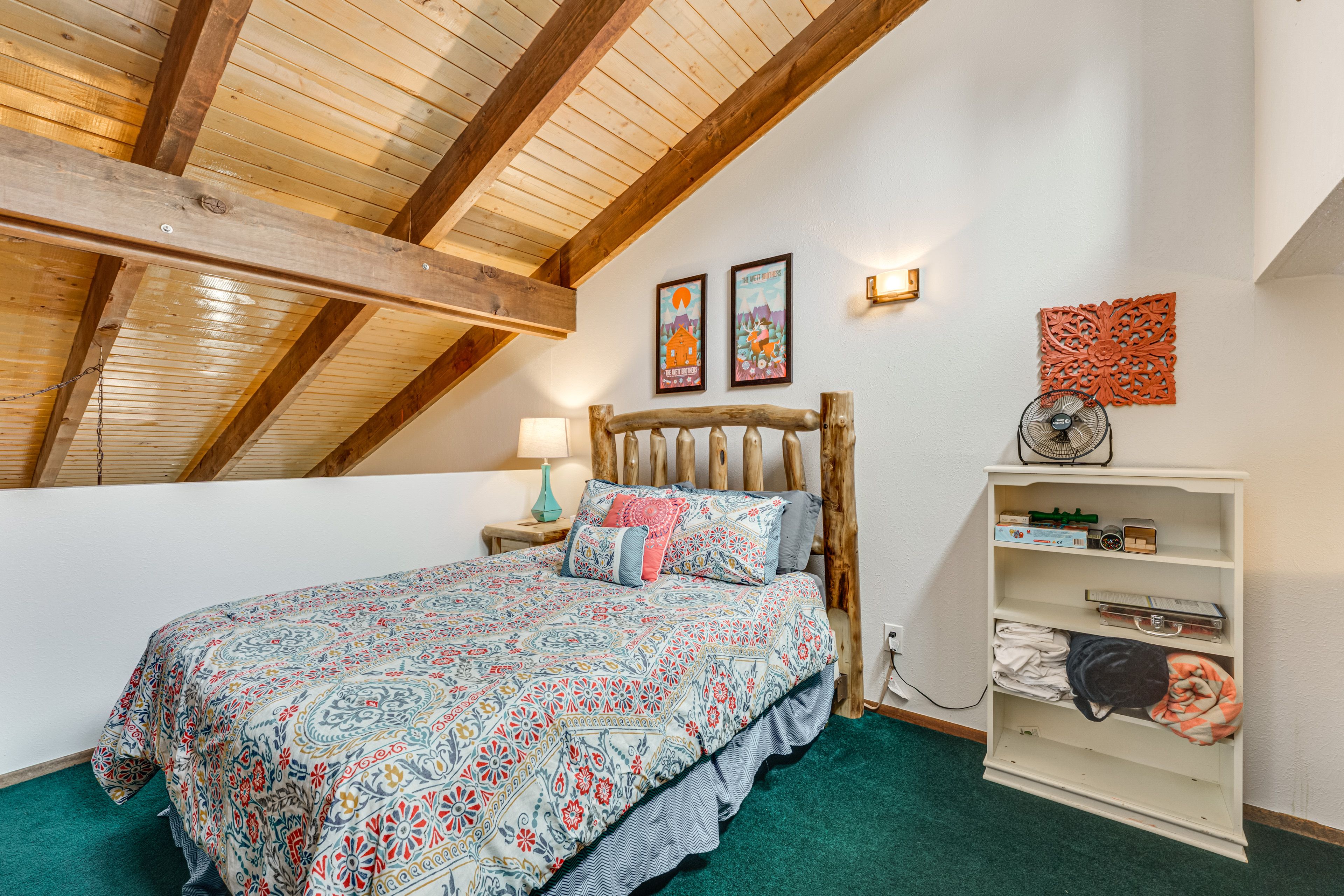 Loft | Queen Bed | 2 Twin Beds | 2nd Floor
