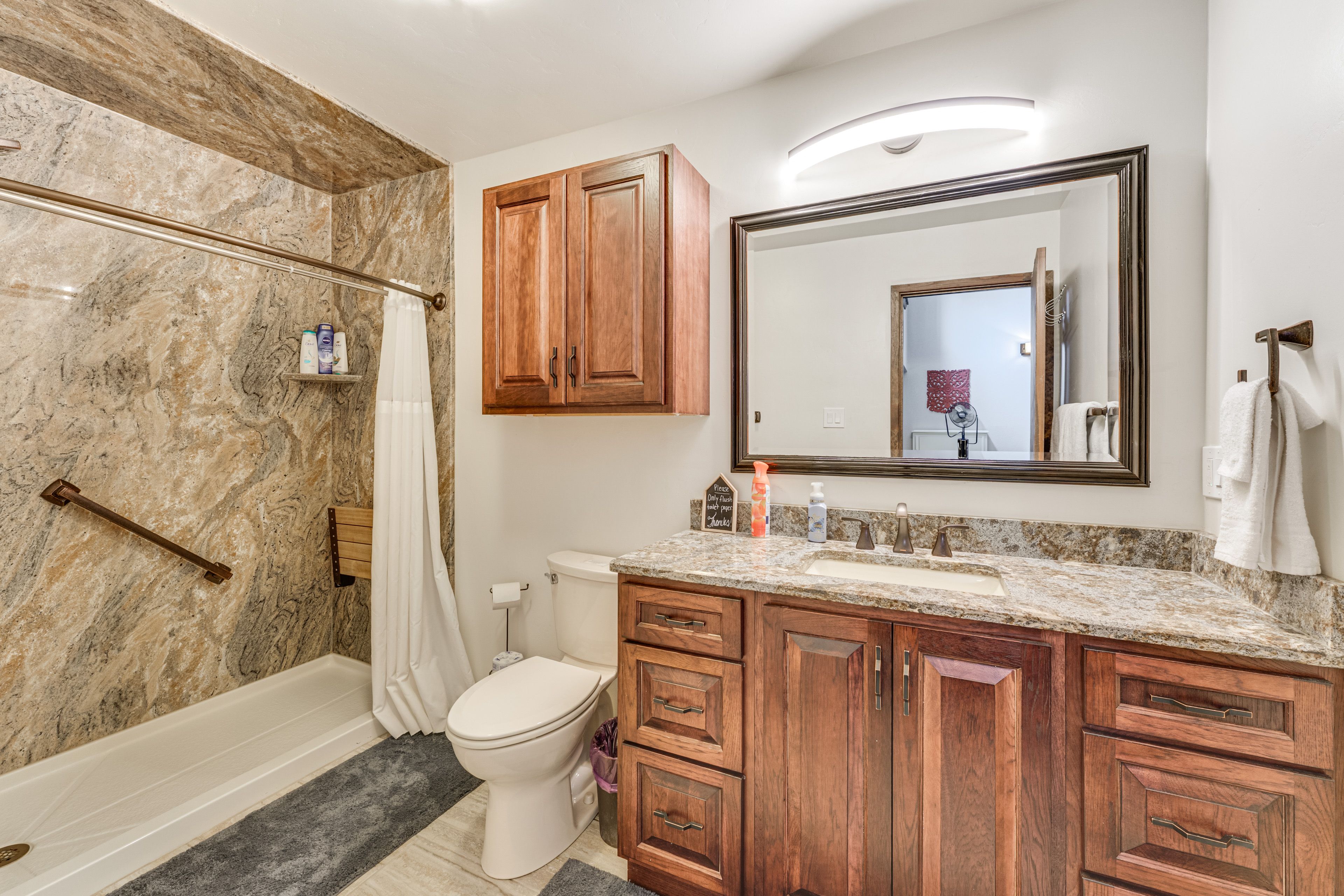 Full Bathroom | 2nd Floor
