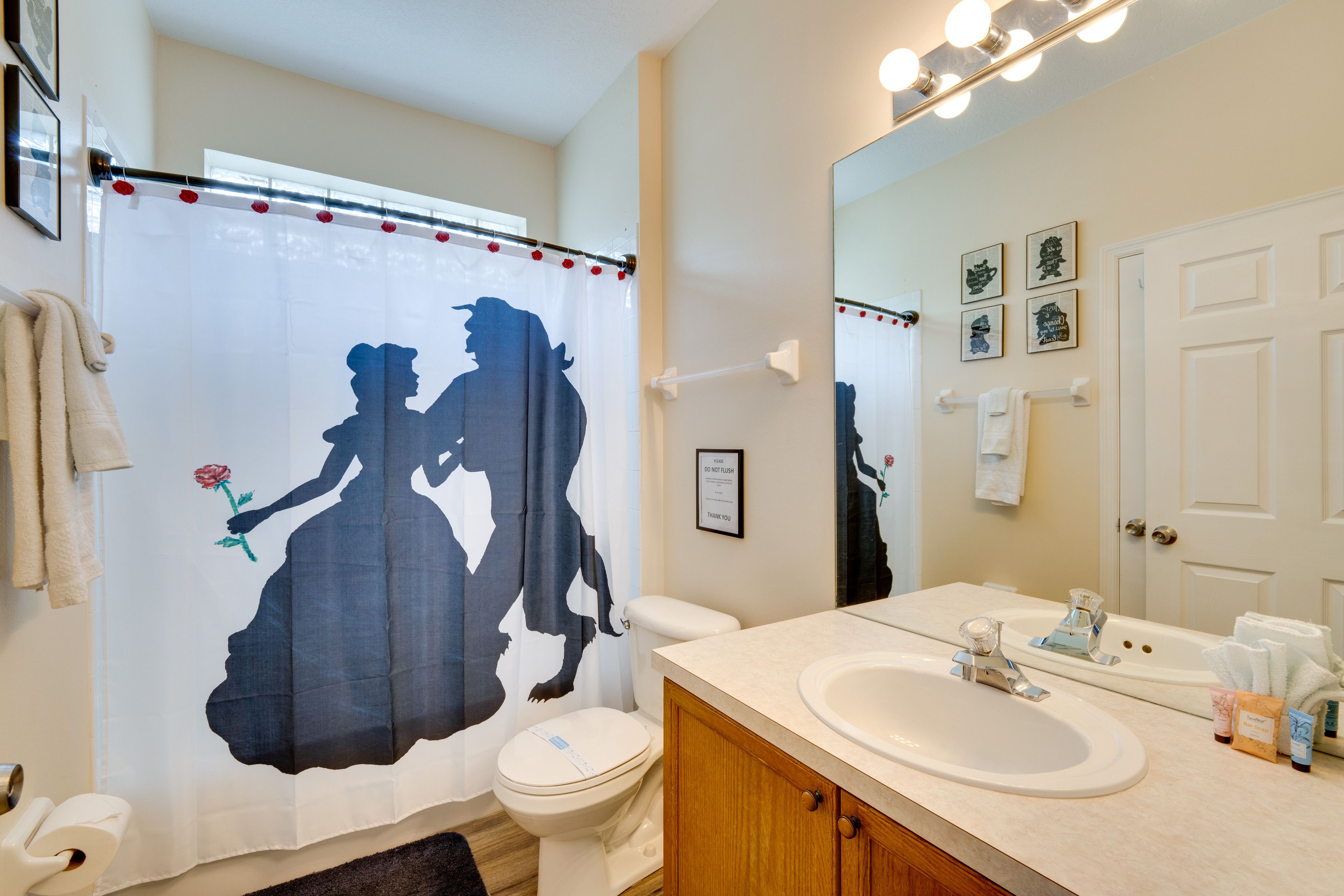 Full Bathroom | Complimentary Toiletries | Hair Dryer