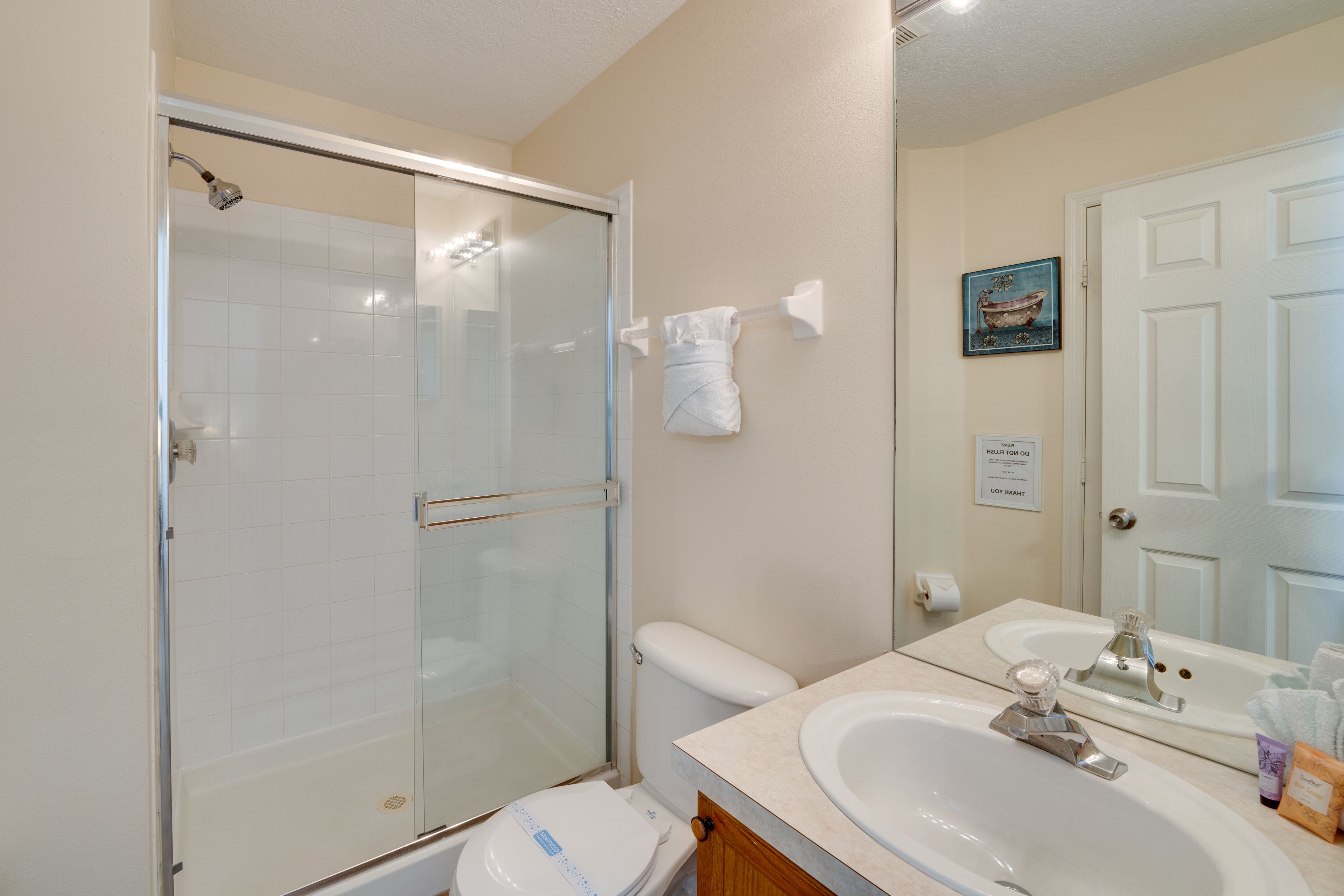 En-Suite Bathroom | Complimentary Toiletries | Hair Dryer