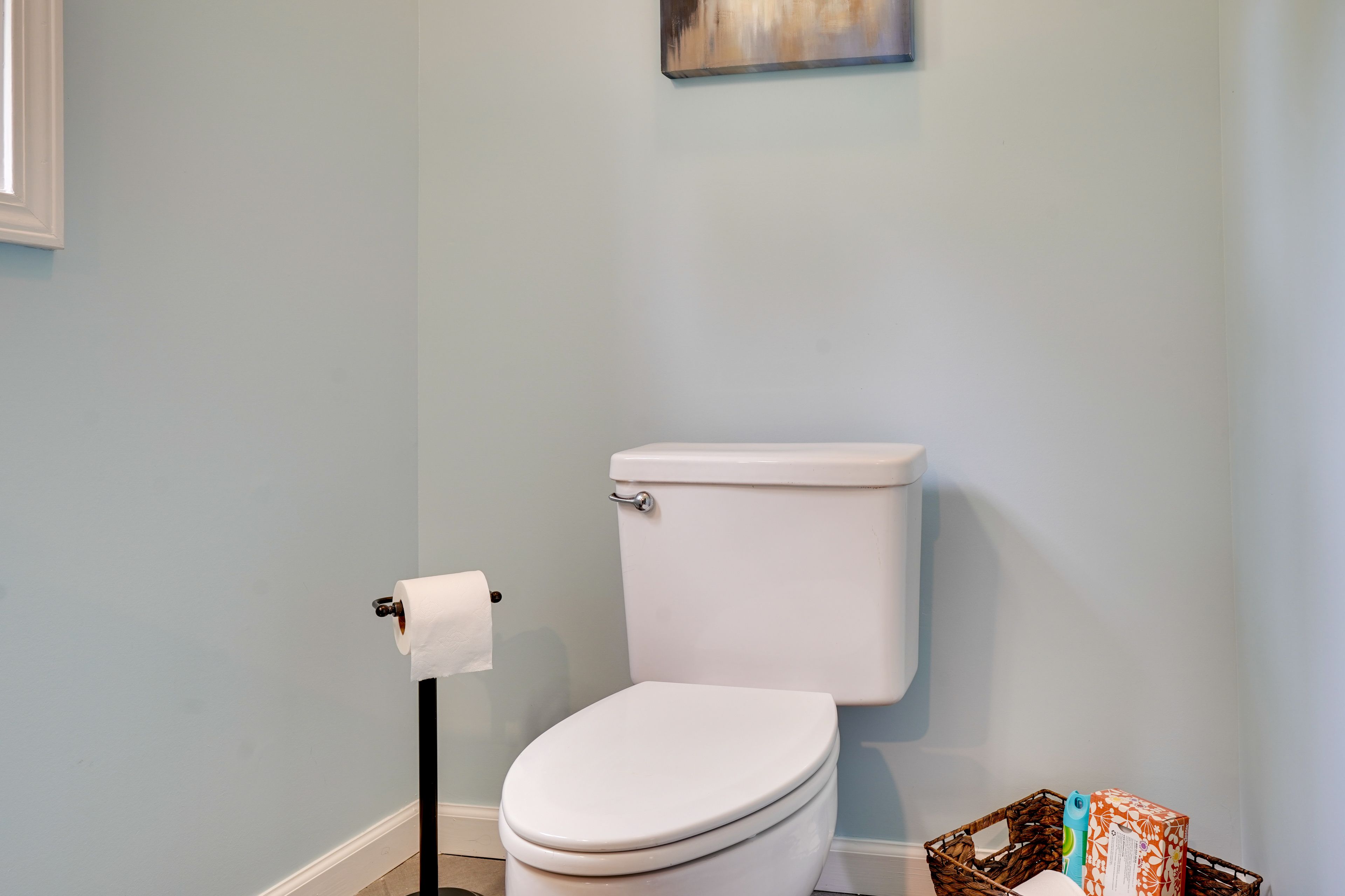 Half Bathroom | Towels Provided