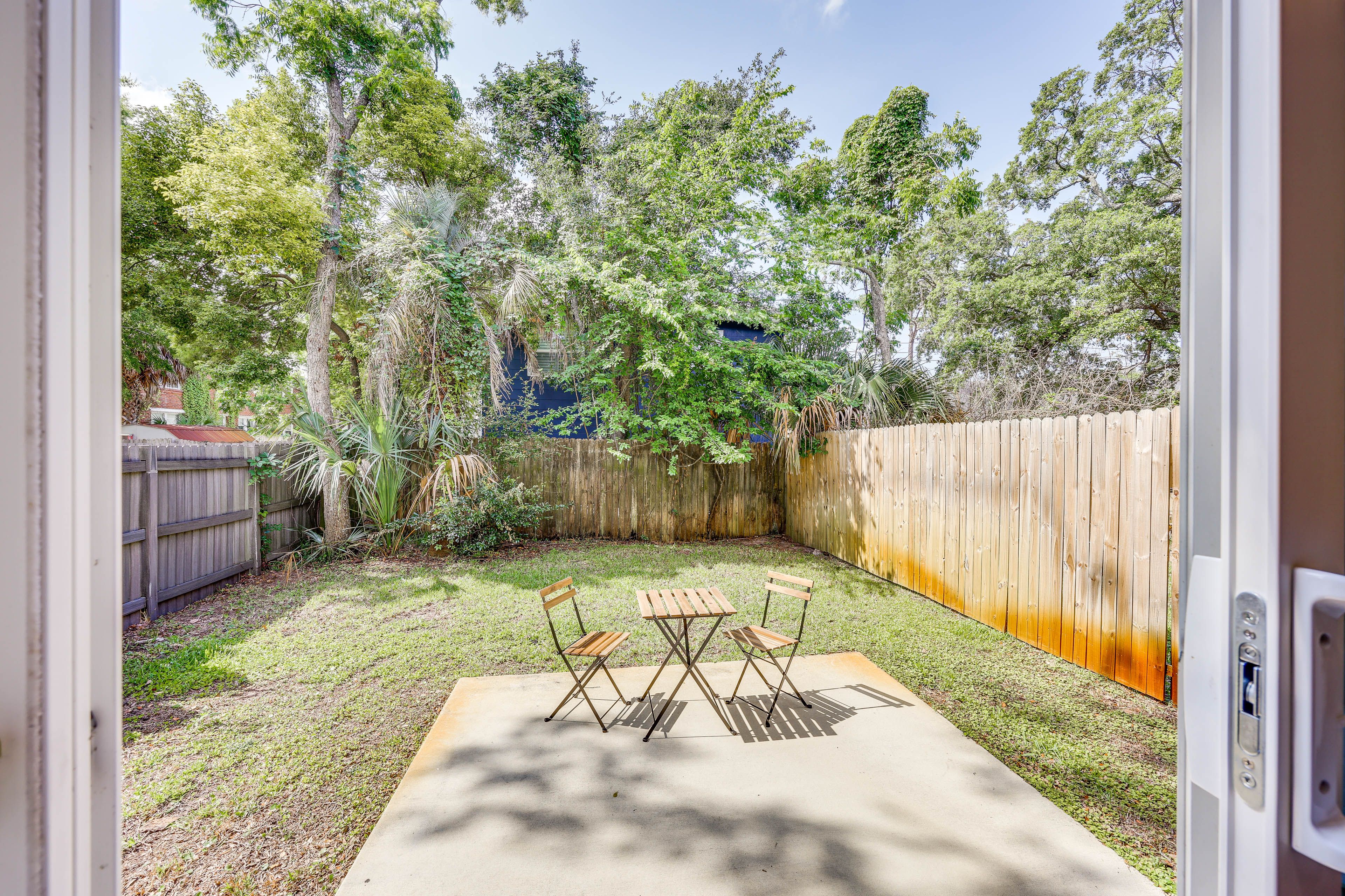 Private Patio | Seating