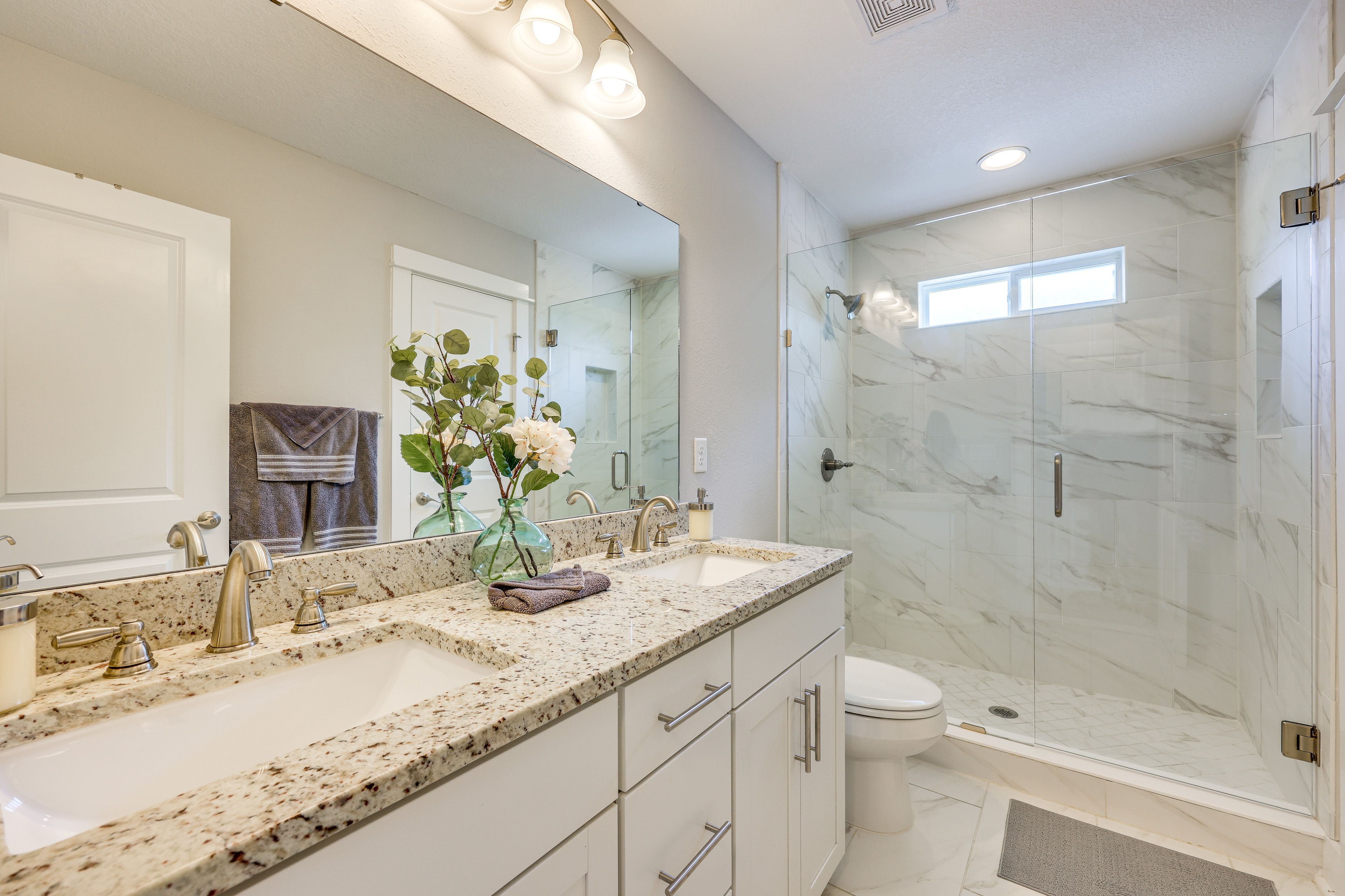En-Suite Bathroom | 2nd Floor | Towels Provided