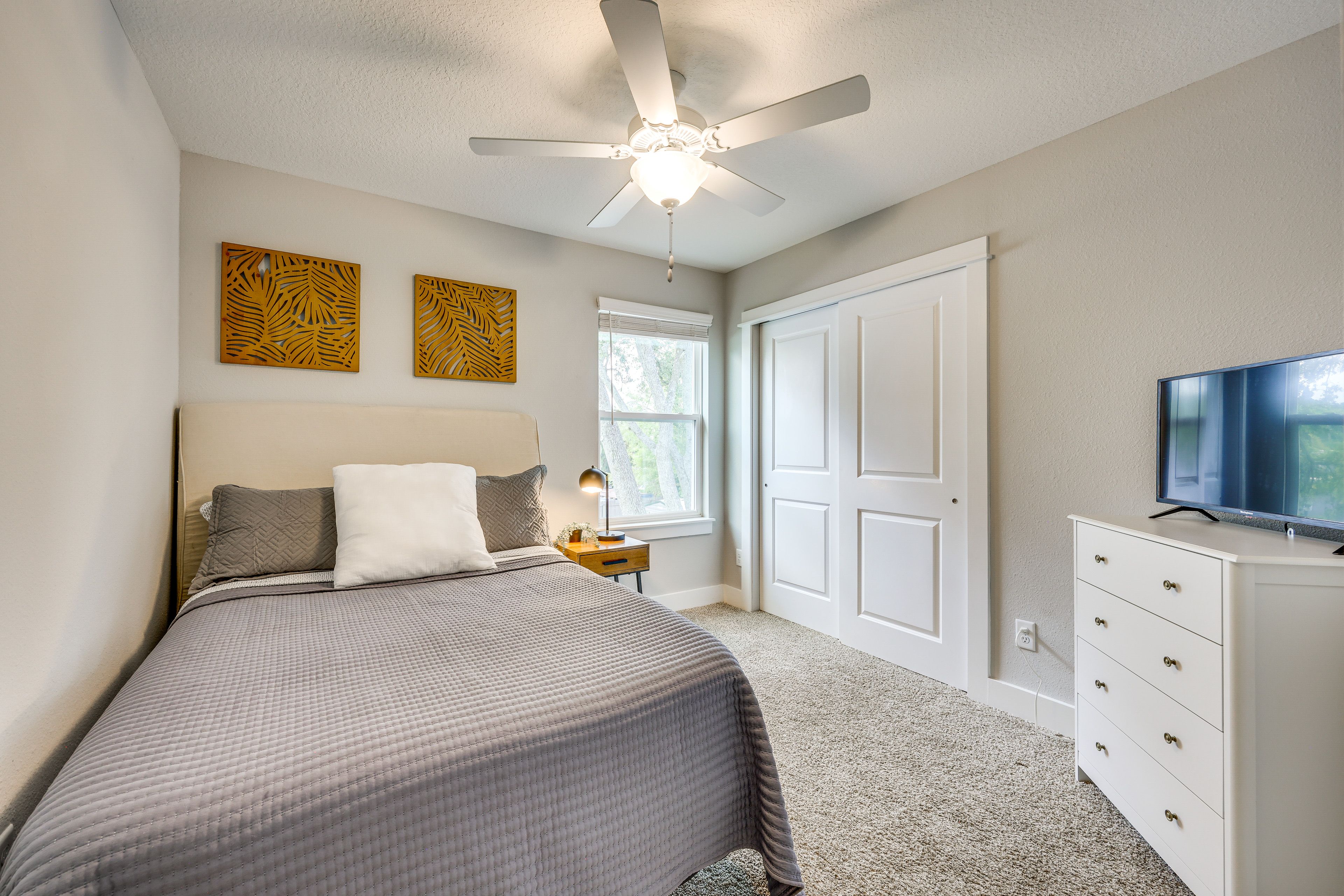 Bedroom 2 | 2nd Floor | Full Bed | Smart TV