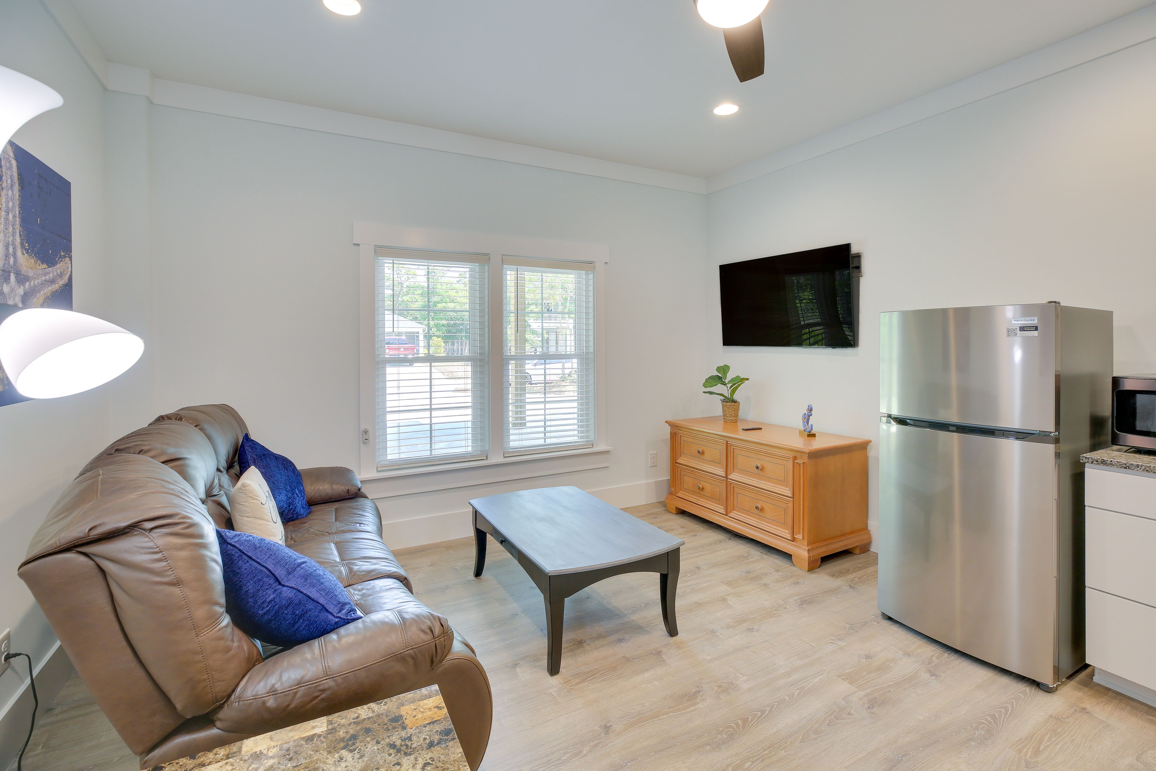 Living Area | Smart TV | Central Heating & A/C | Ceiling Fans | Board Games