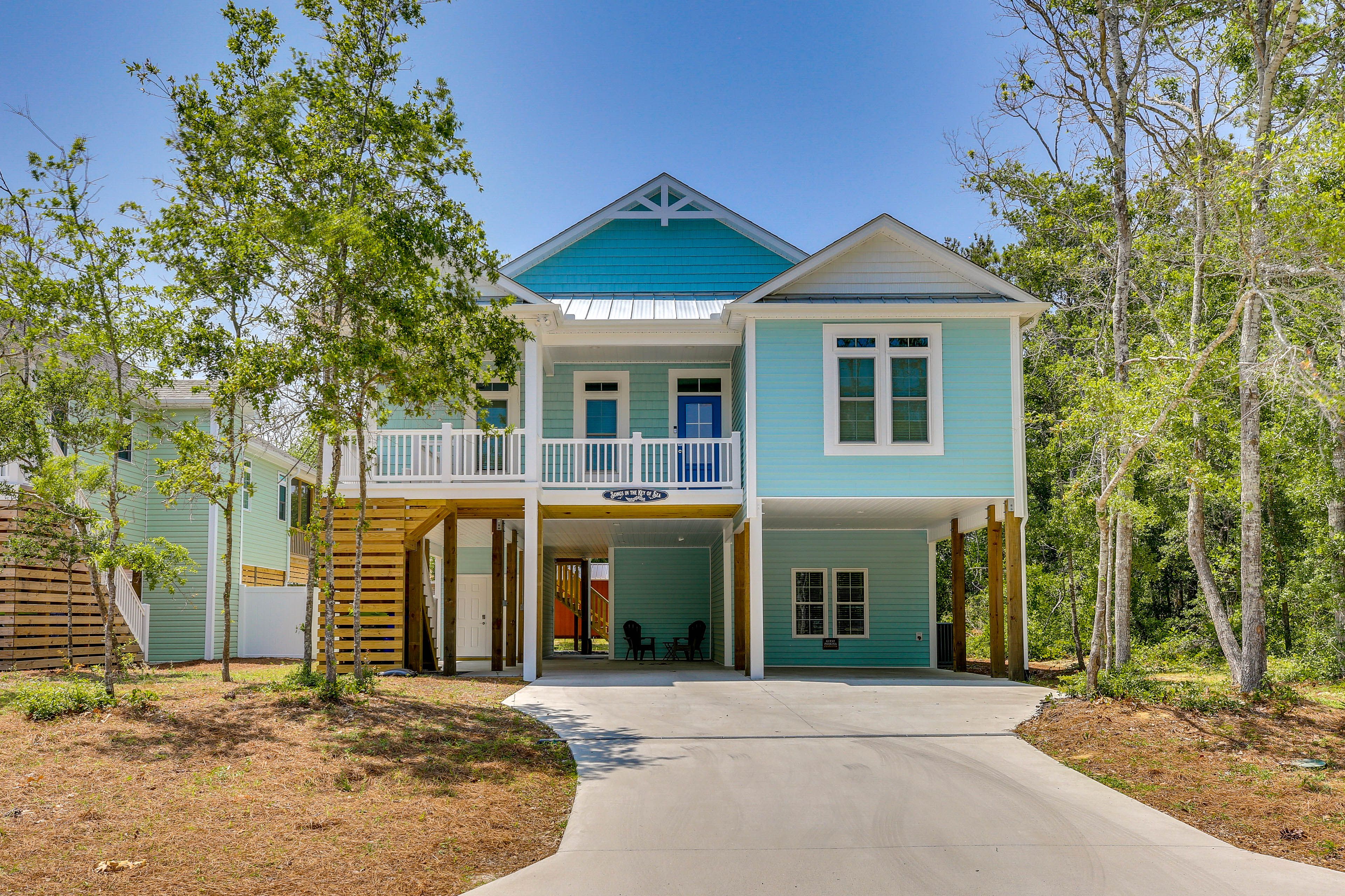 Oak Island Vacation Rental | Studio | 1BA | 800 Sq Ft | Step-Free Access