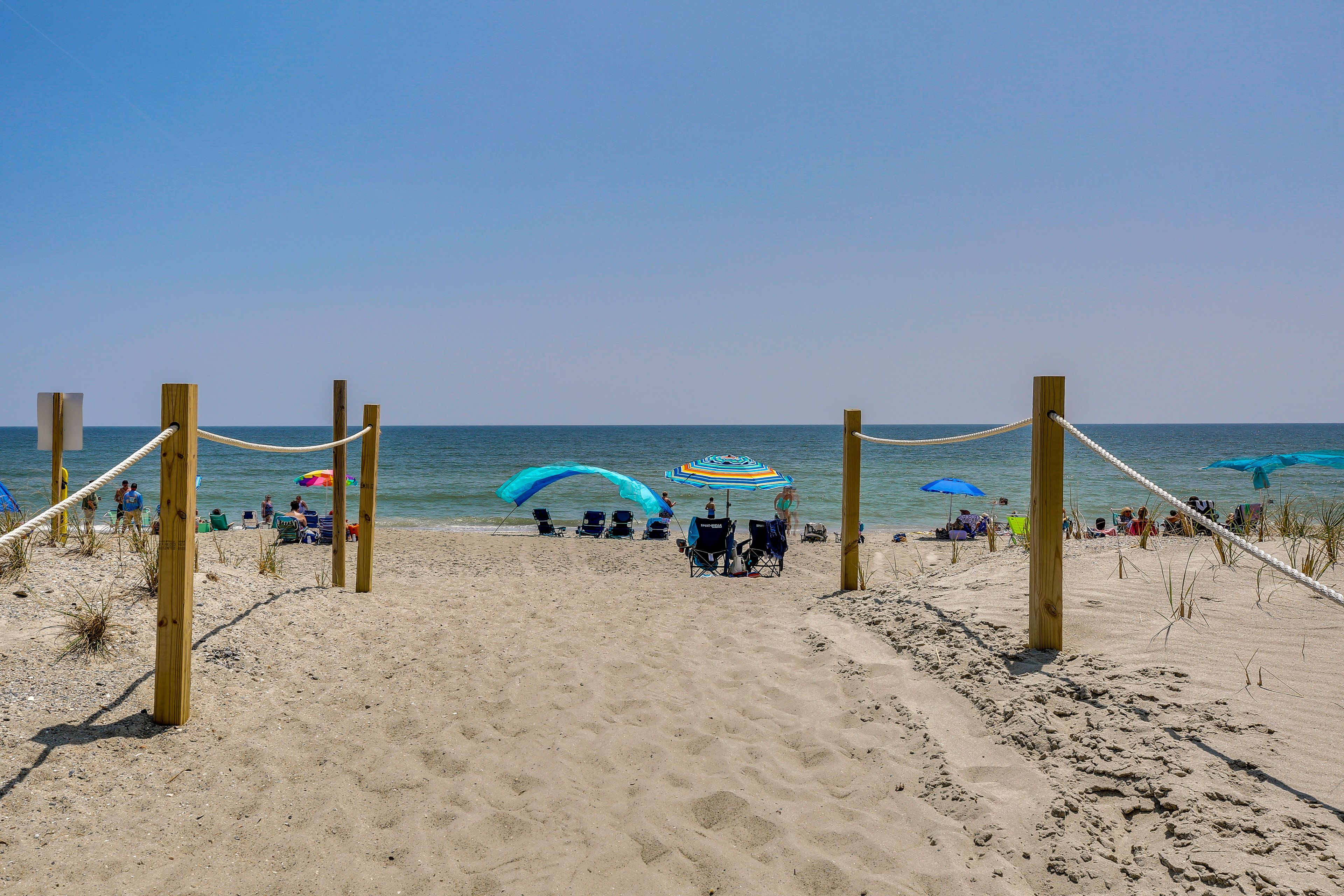 Long Beach (Walking Distance)