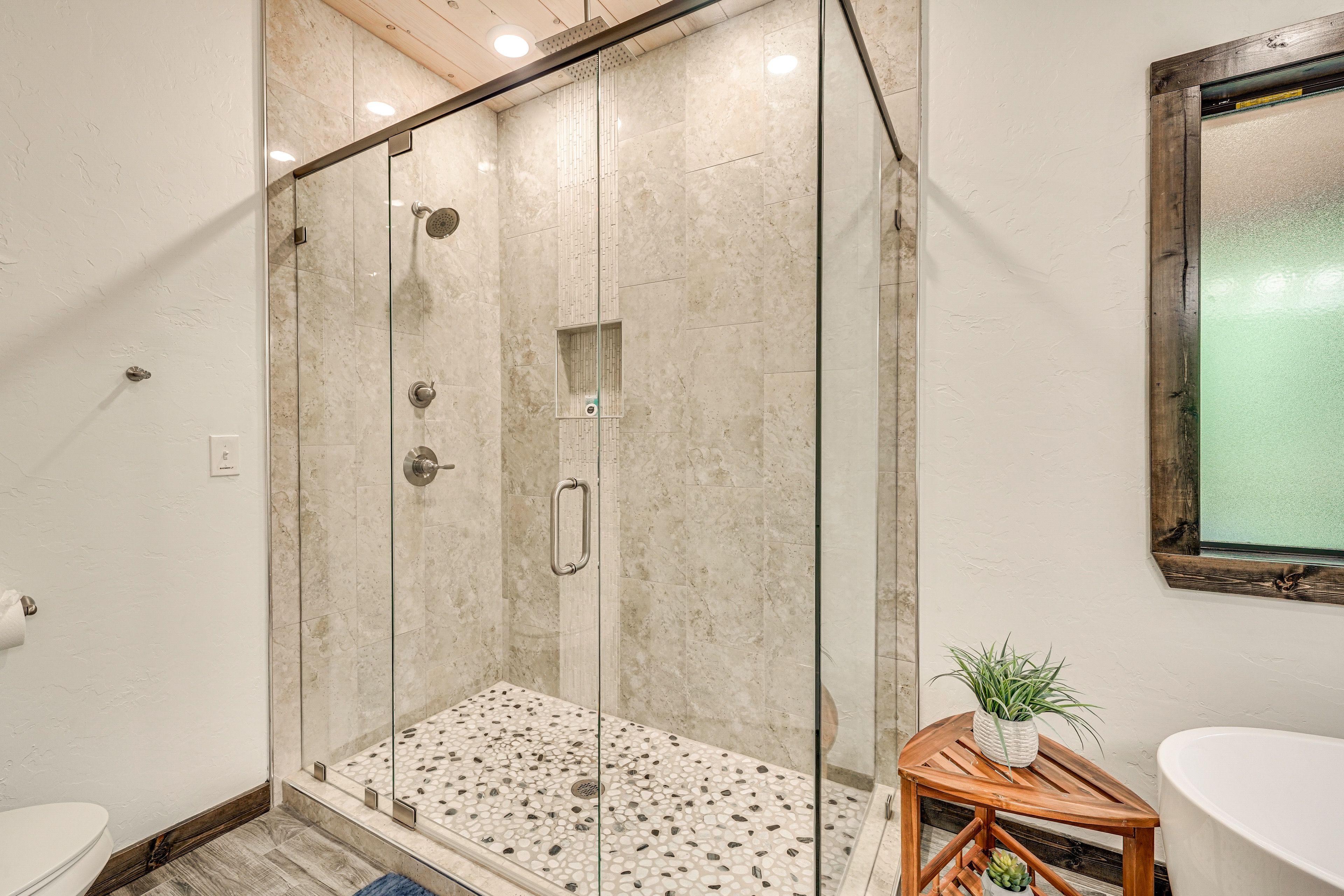 En-Suite Bathroom | Towels Provided