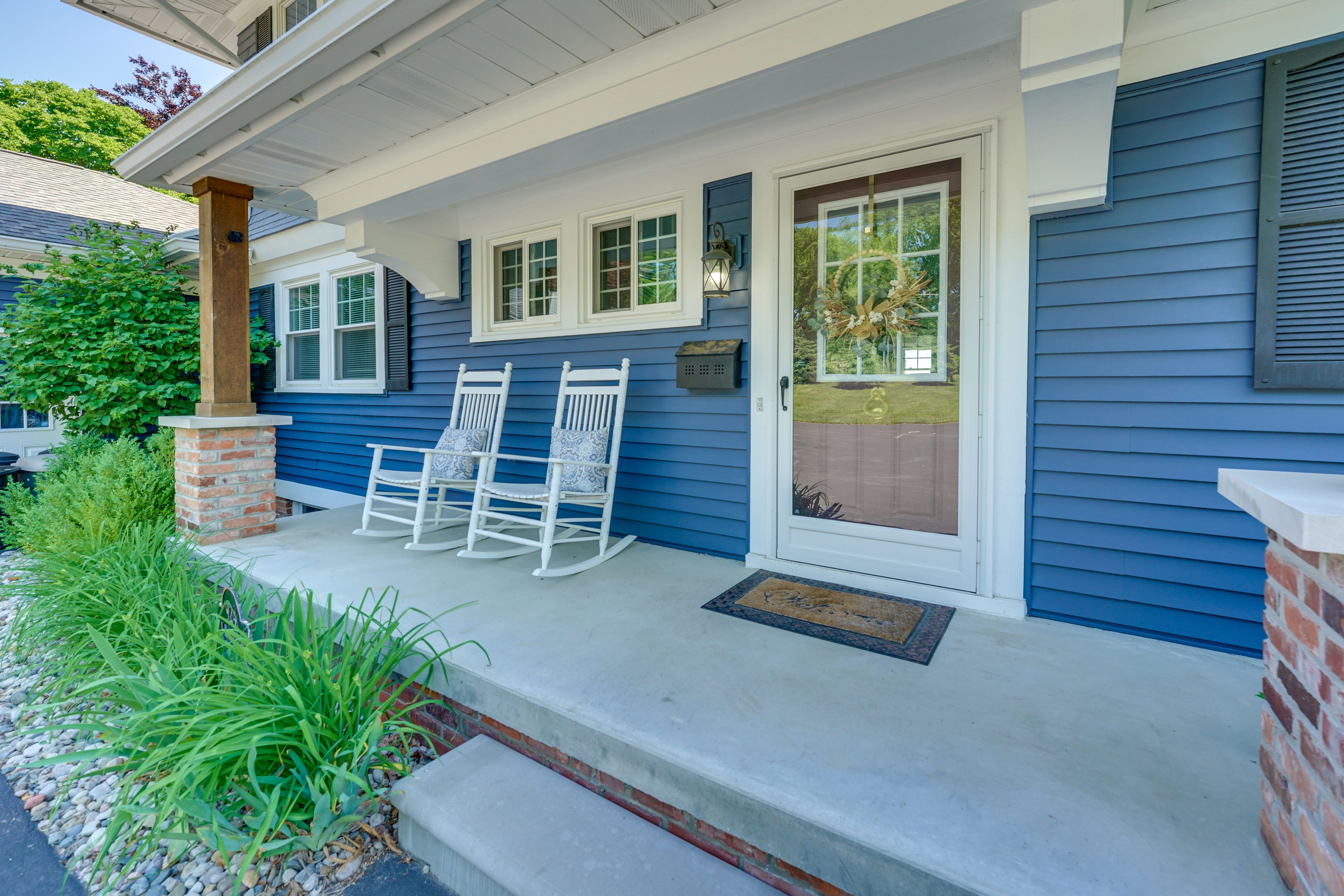 Porch | Outdoor Seating