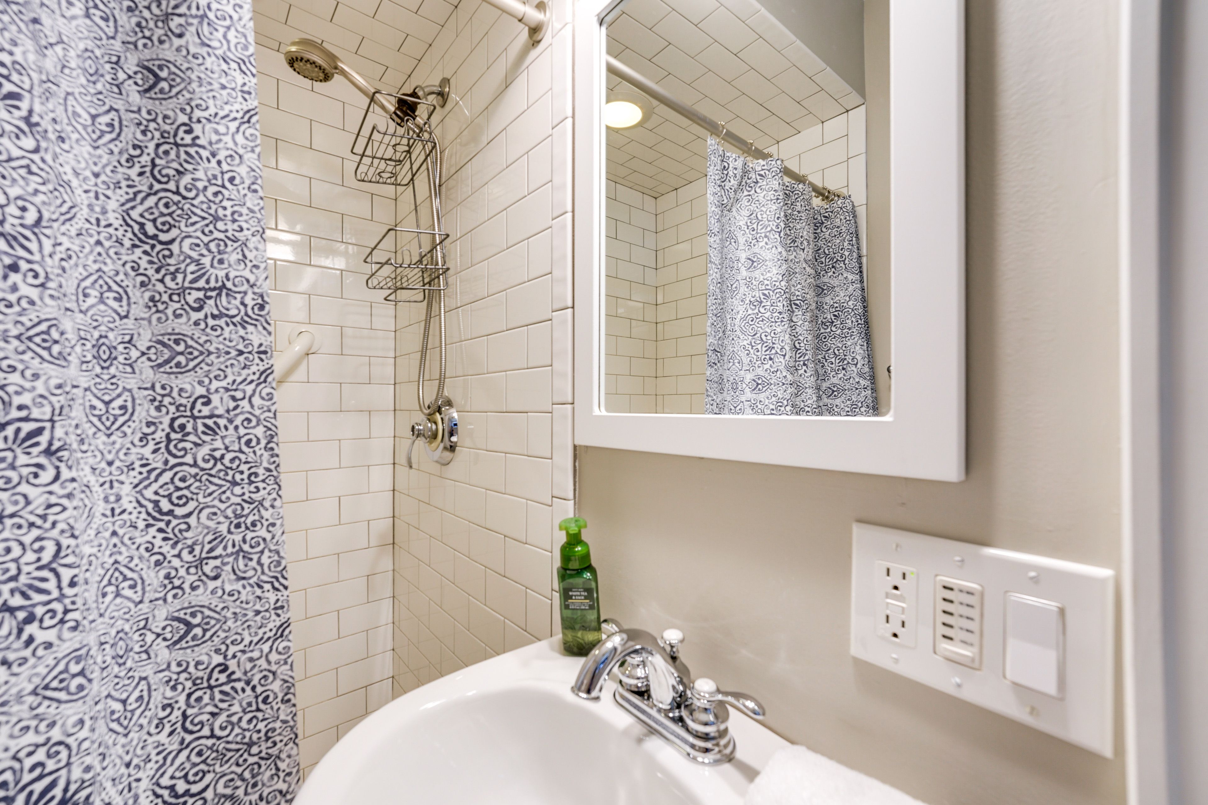 Full Bathroom | 2nd Floor | Walk-In Shower | Hair Dryer