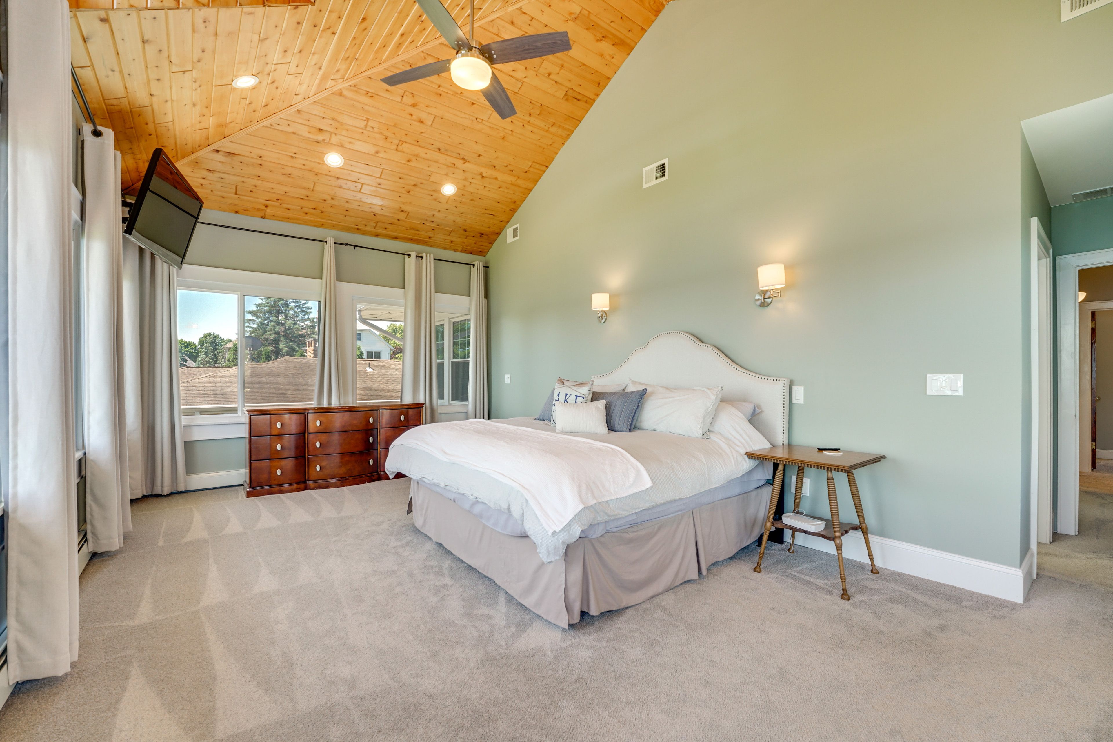 Bedroom 1 | 2nd Floor | King Bed | Linens Provided | En-Suite Bathroom