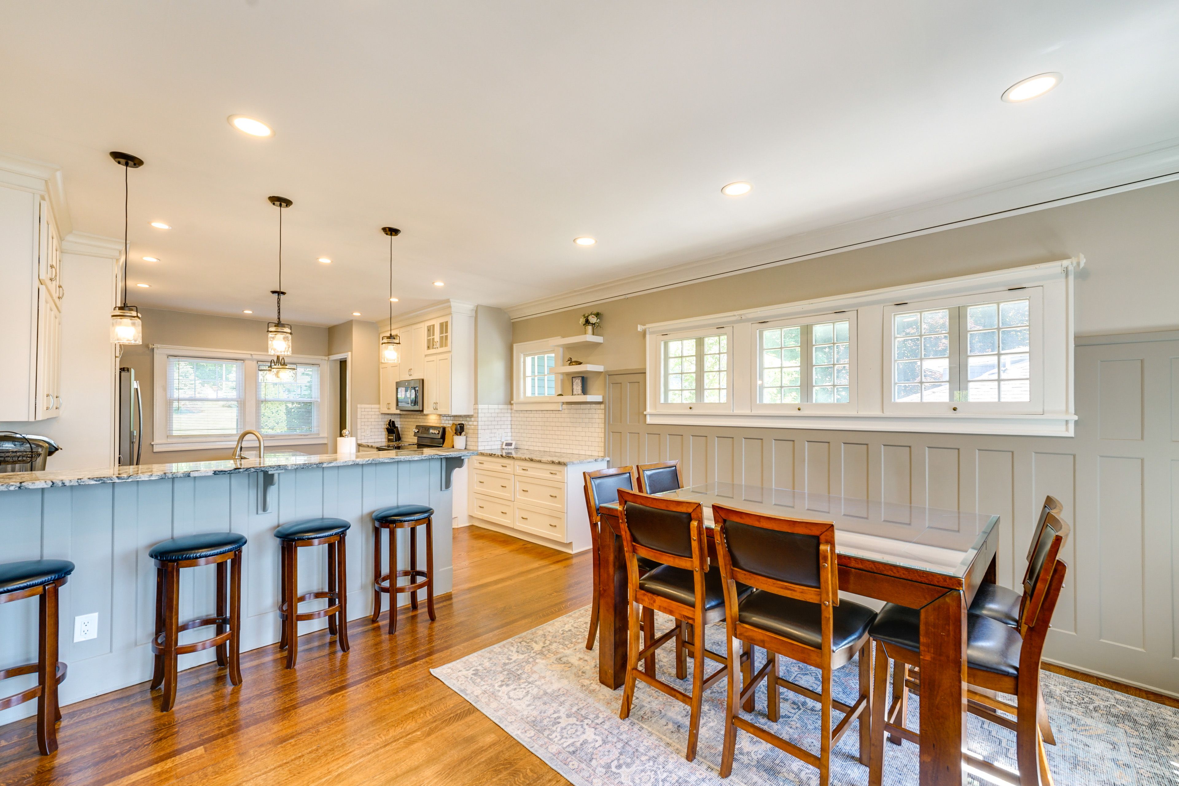 Formal Dining Area | Dining Table | Dishware/Flatware