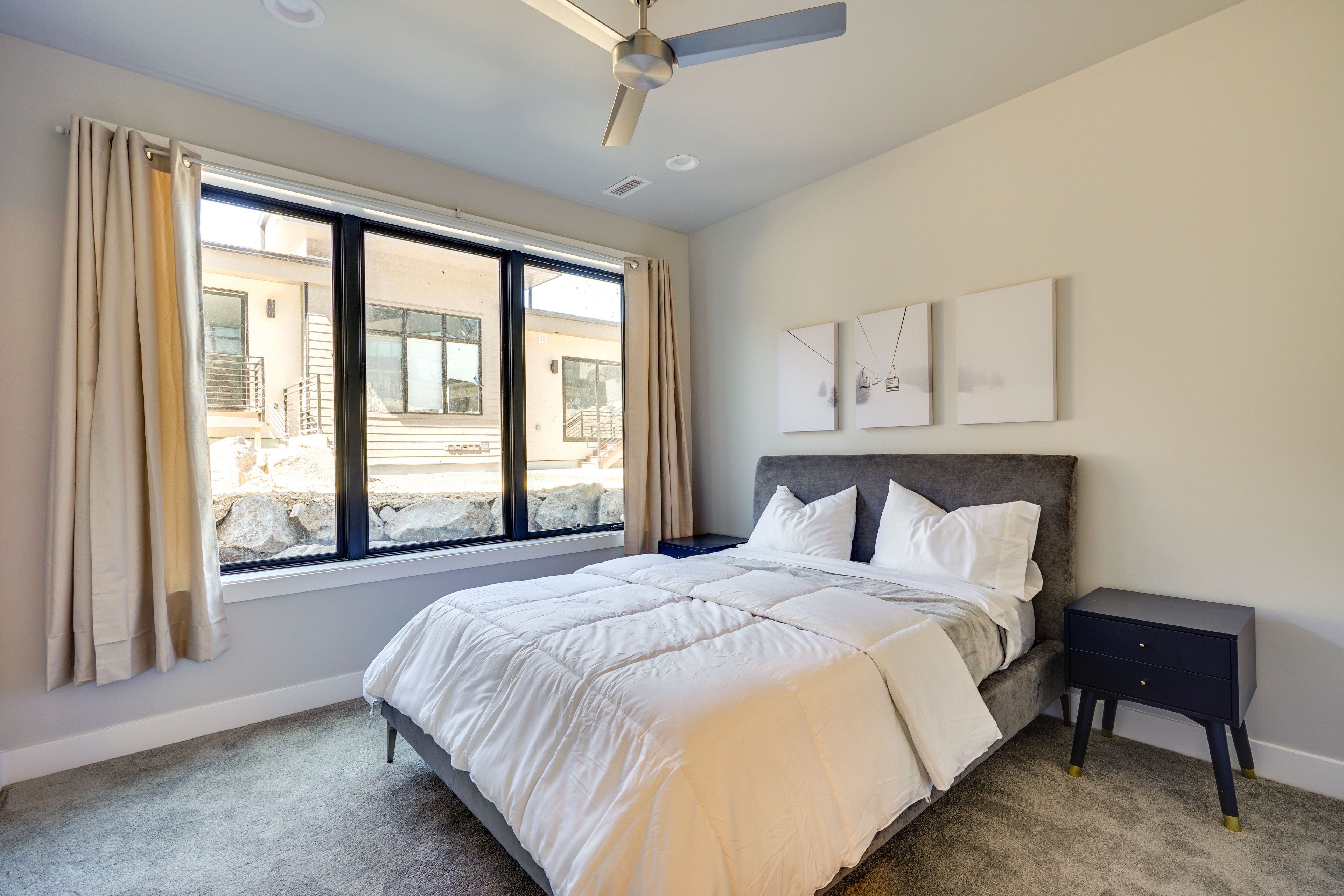 Bedroom 2 | Queen Bed