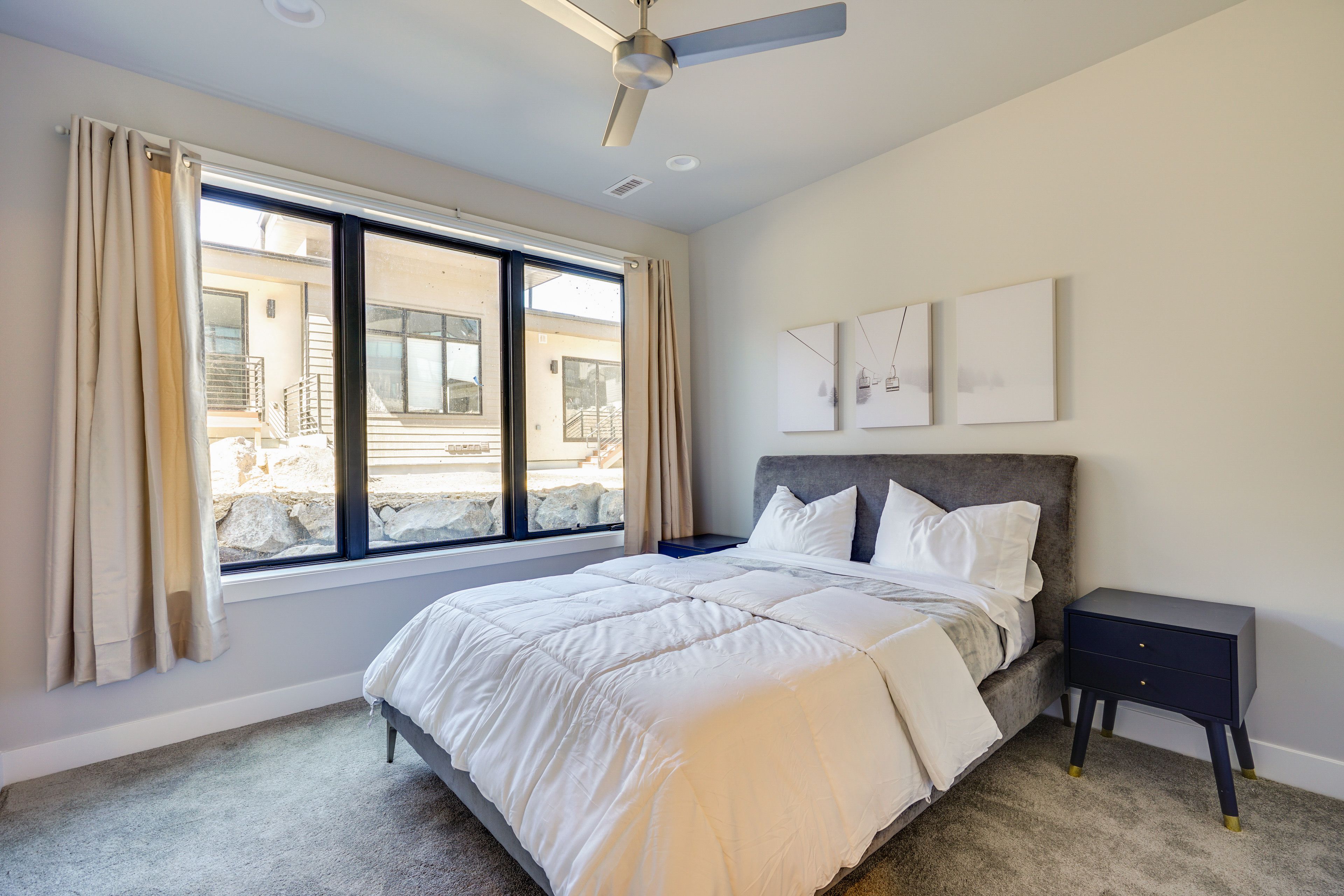 Bedroom 2 | Queen Bed