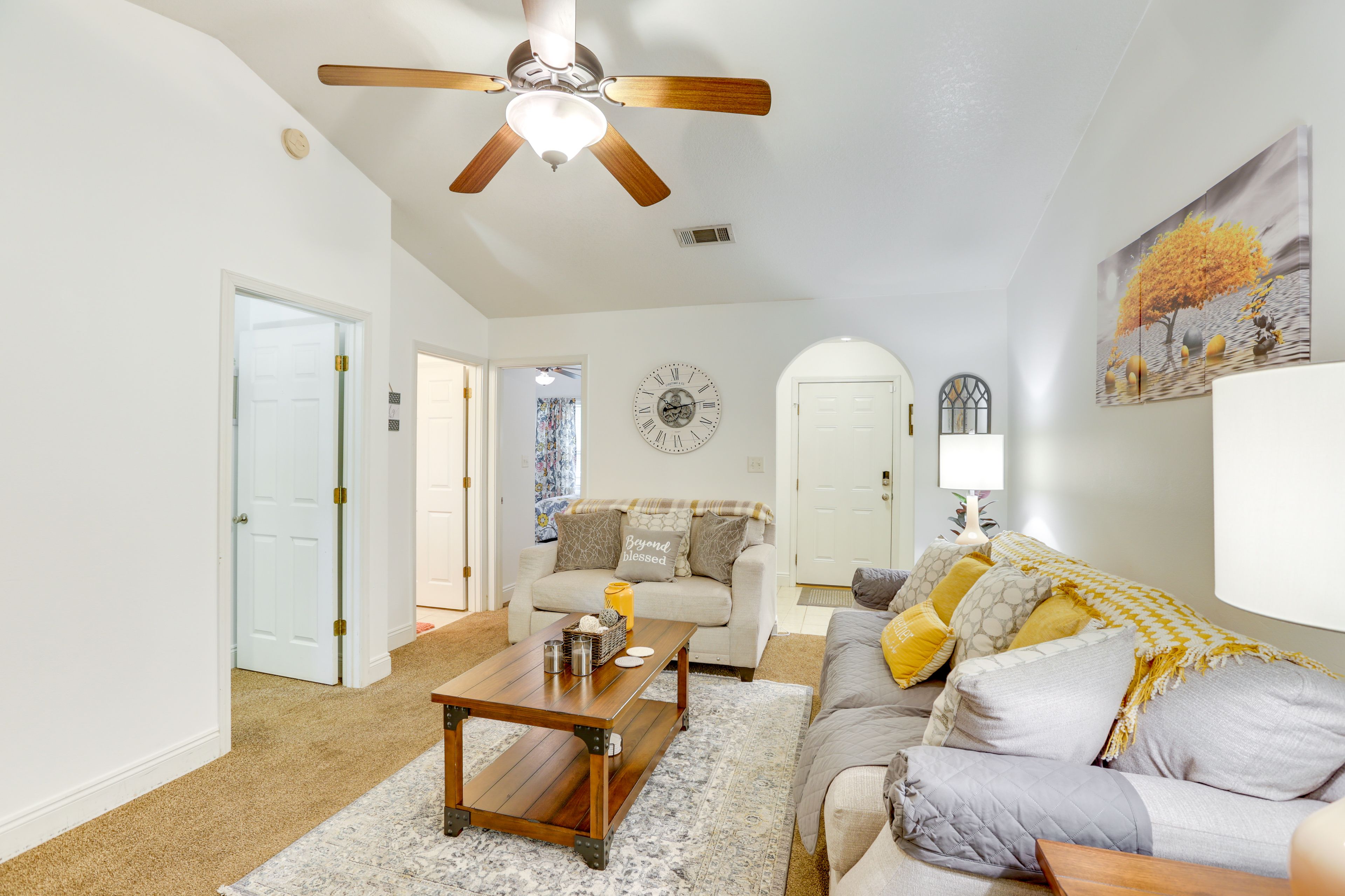 Living Room | Smart TV
