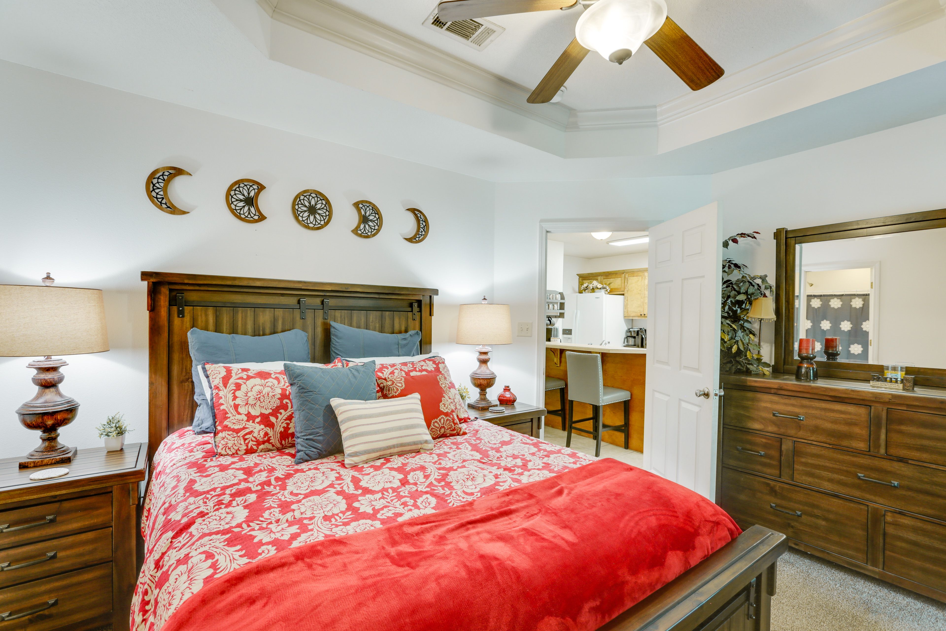 Bedroom 1 | Queen Bed | Linens Provided