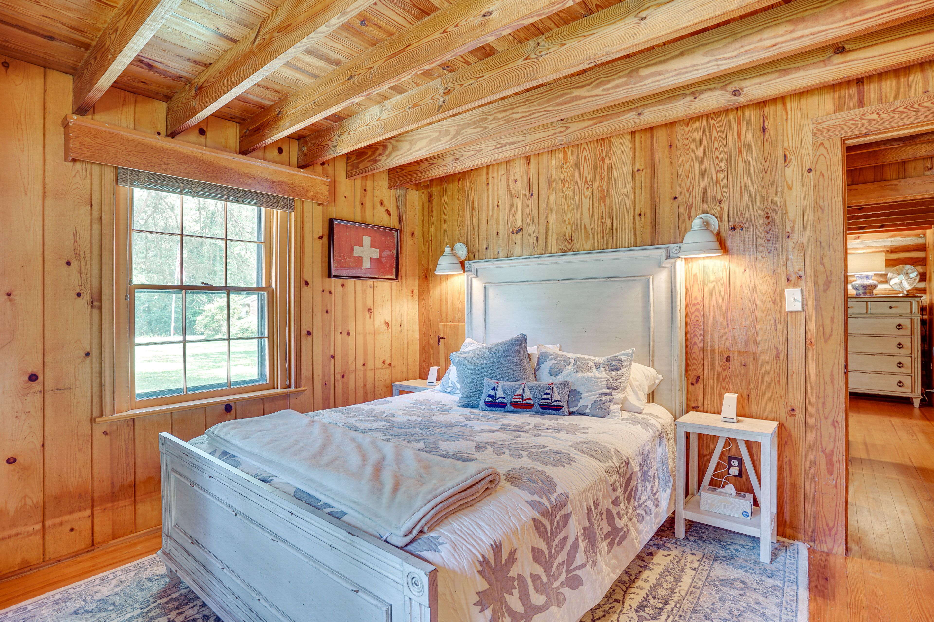 Bedroom 3 | Queen Bed