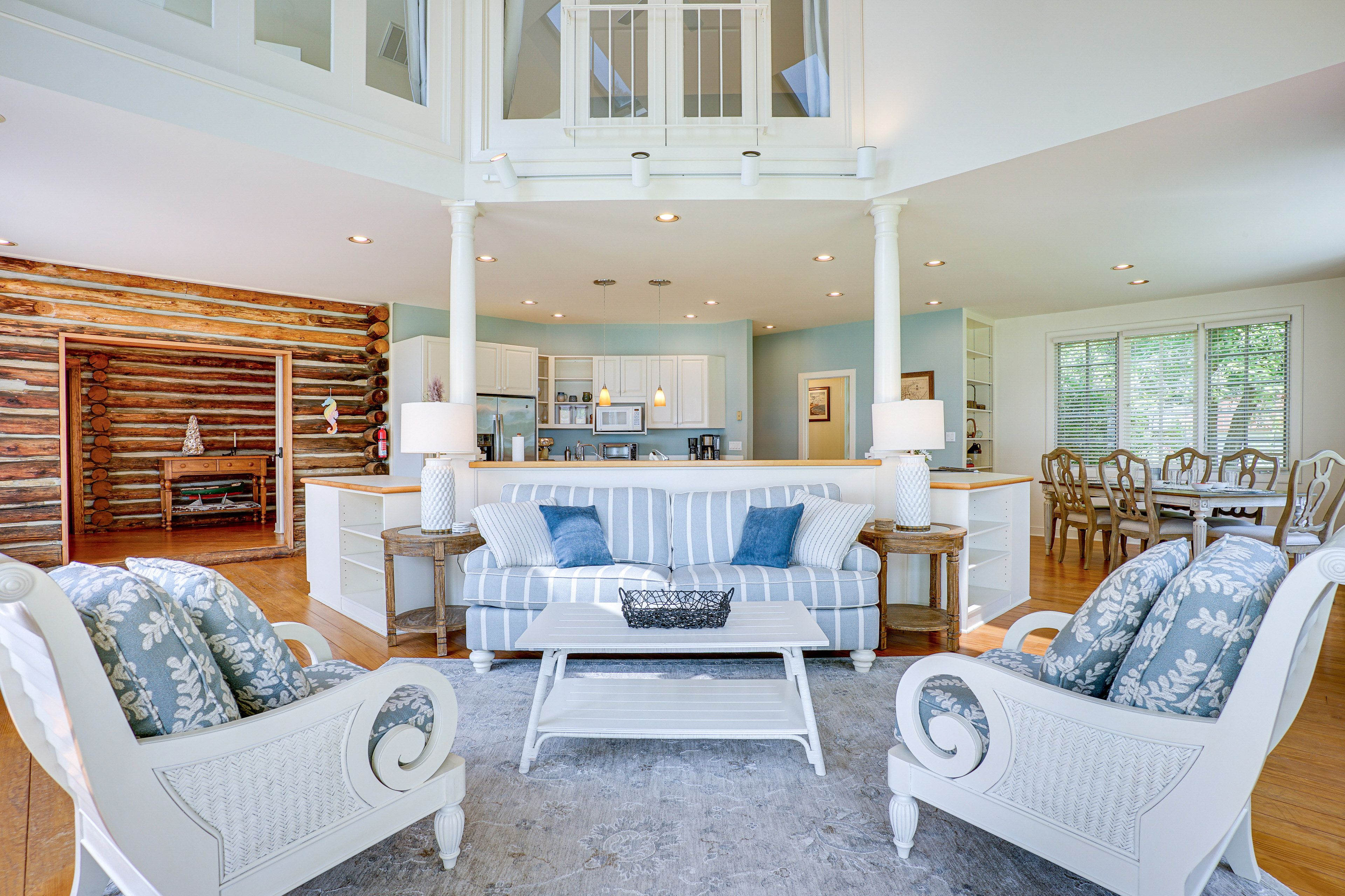 Living Room | Free WiFi | Keyless Entry