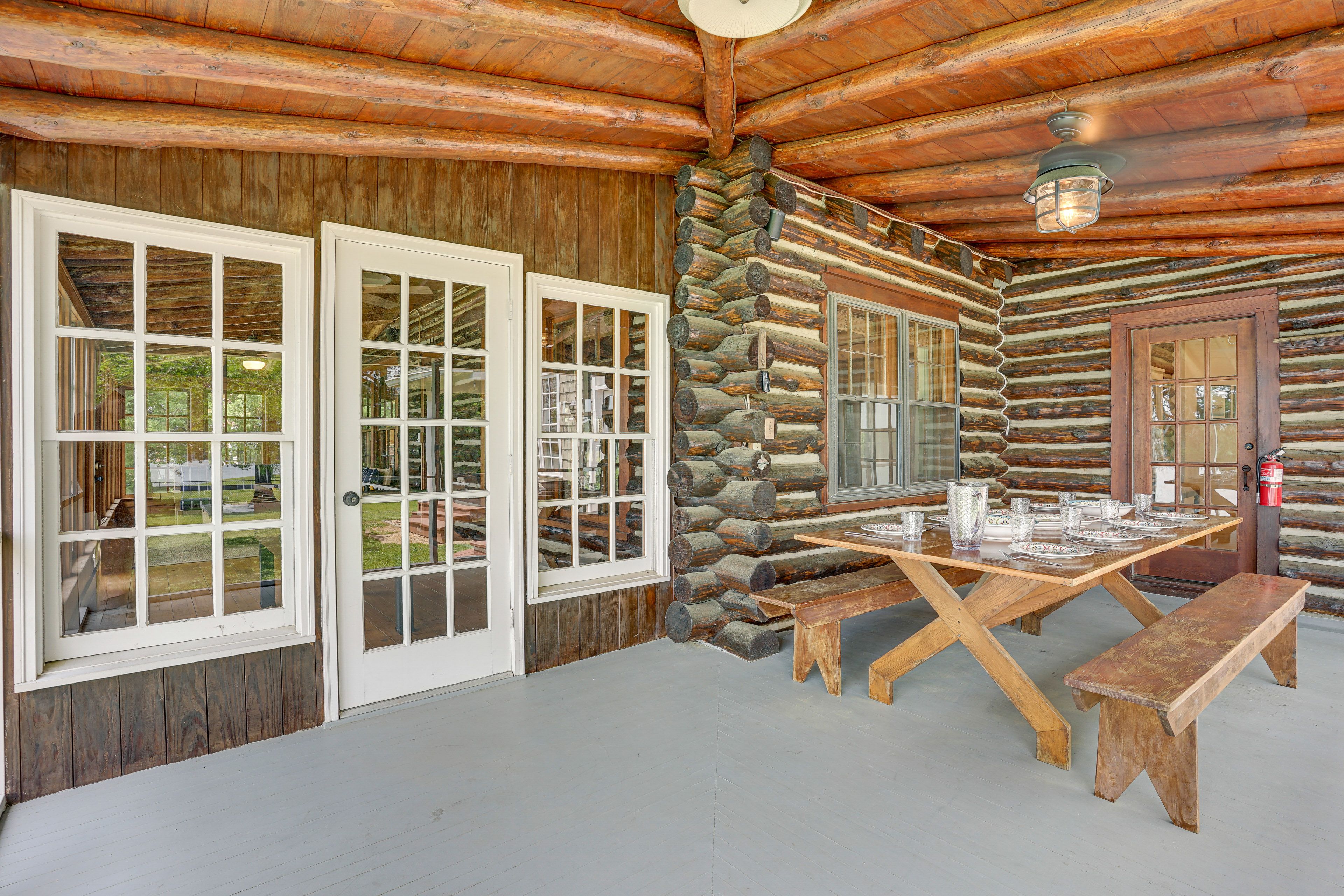 Screened-In Porch