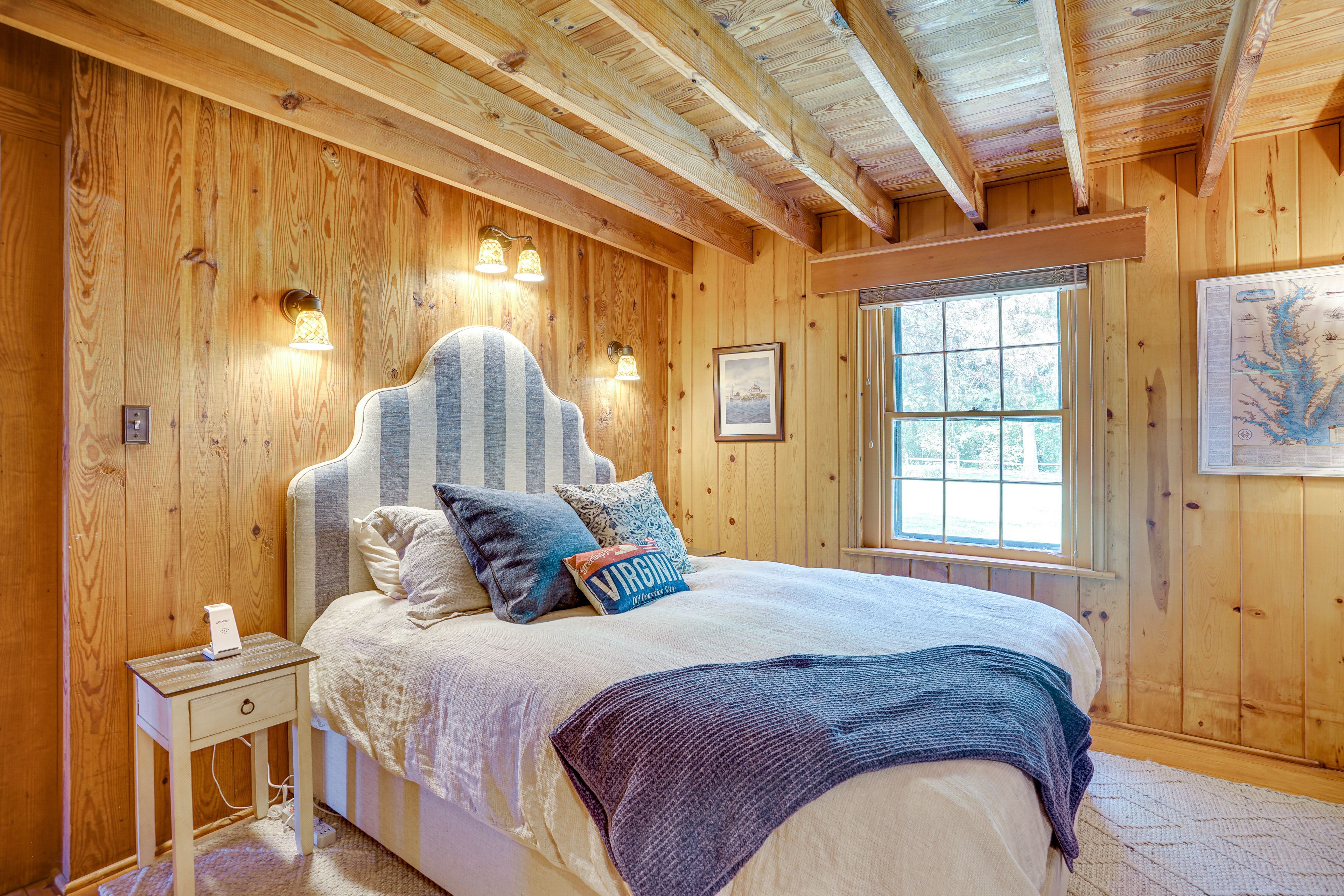 Bedroom 4 | Queen Bed